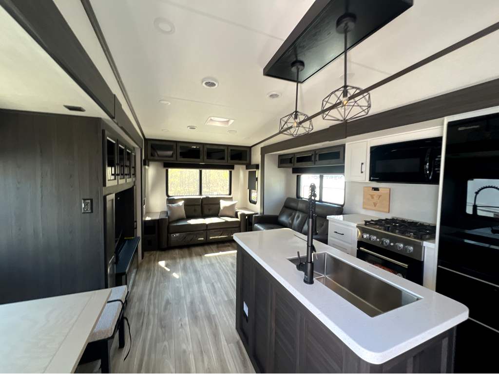 2026 VENTURE RV SPORTTREK 353VIK - Image 6