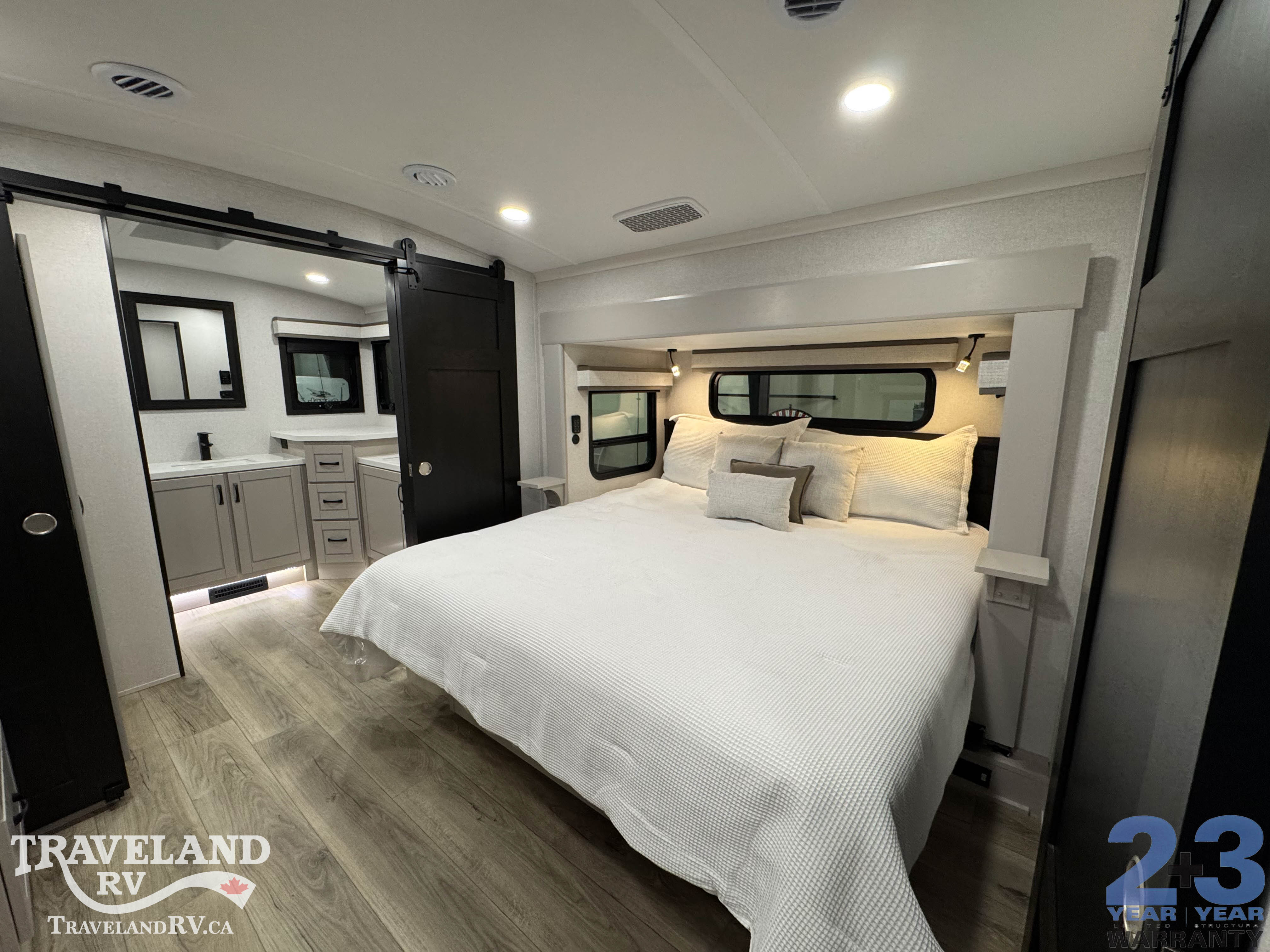 2026 Jayco North Point 382FLRB - Image 27