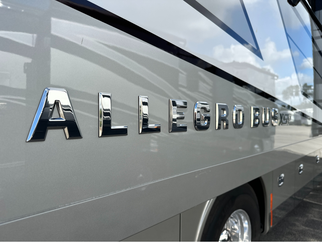 2025 TIFFIN ALLEGRO BUS 40IP - Image 5