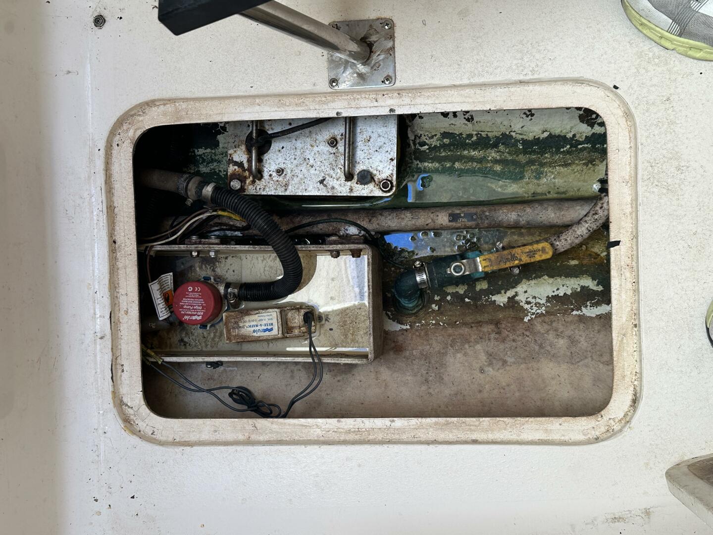 1994 Intrepid 376 Walkaround - Image 78