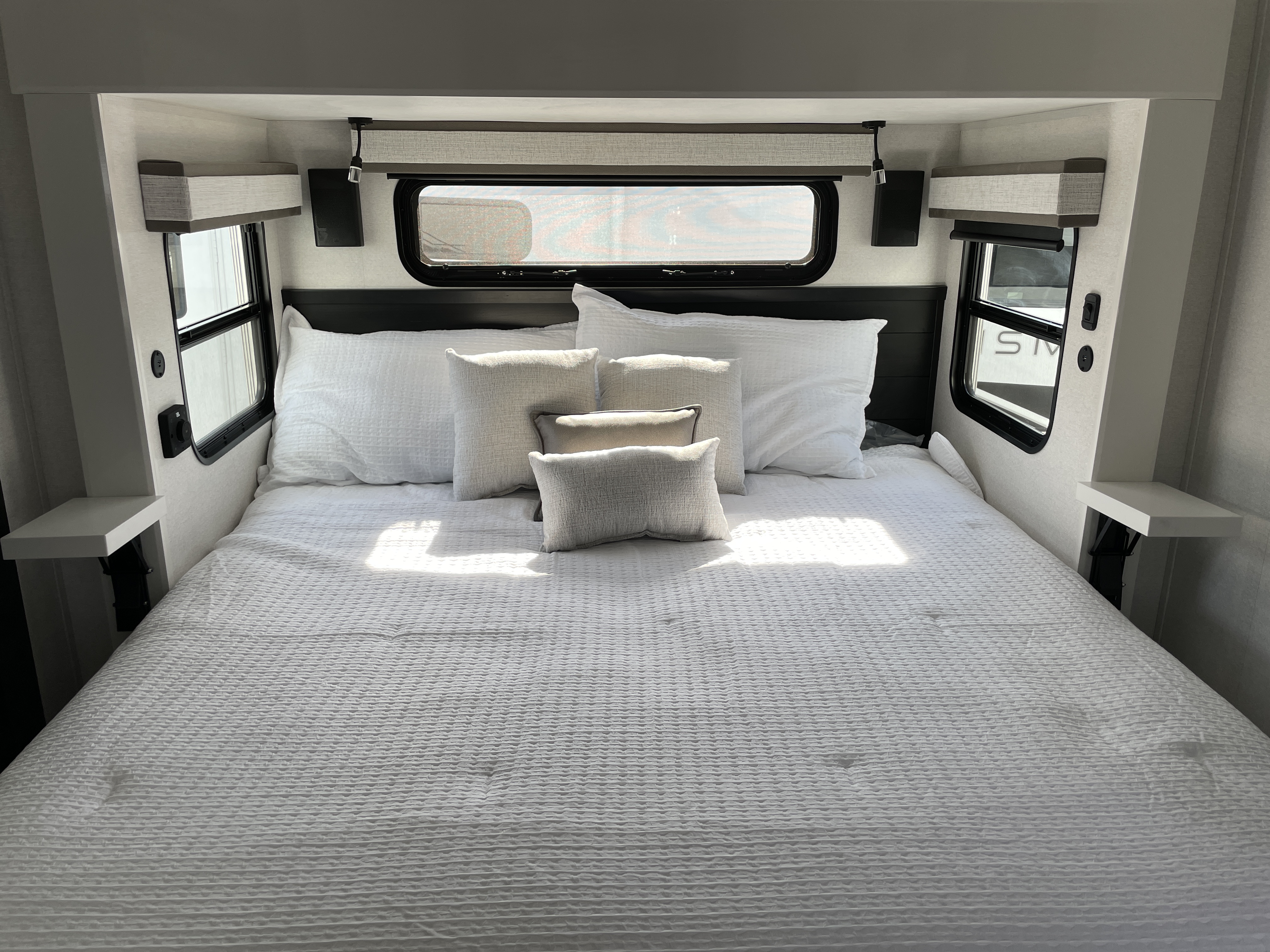 2027 Jayco Pinnacle 39FLOK - Image 31