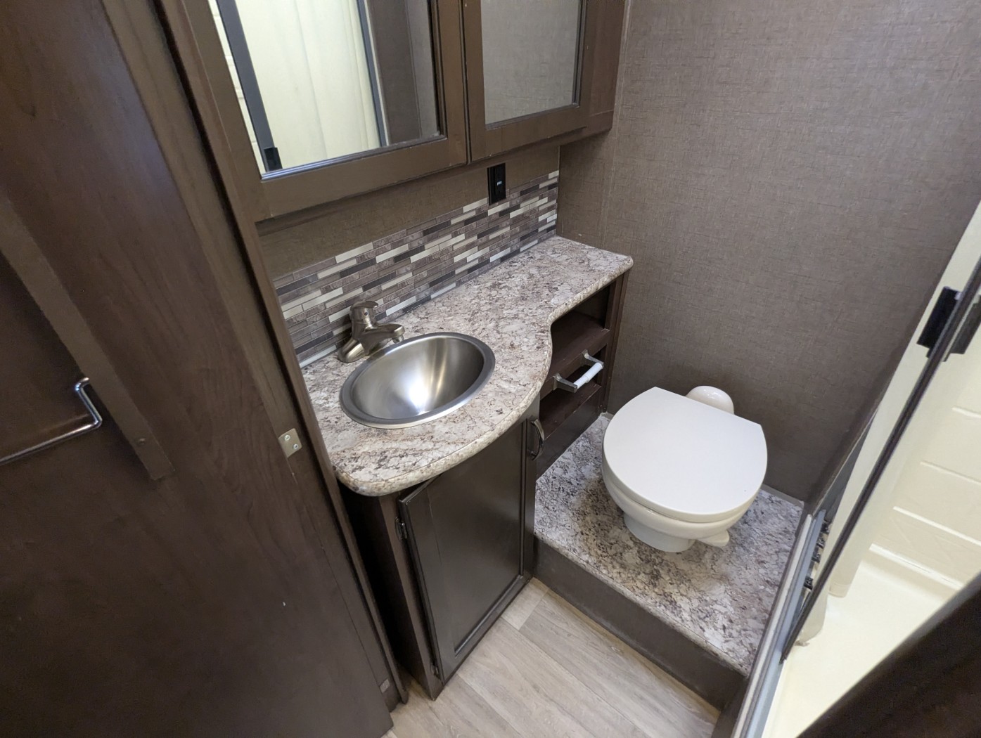 2020 Thor Motor Coach Four Winds 31E - Image 18