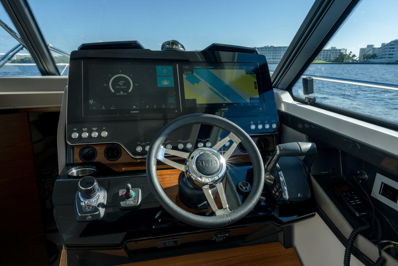 2025 Tiara Yachts 43 LE - Image 24
