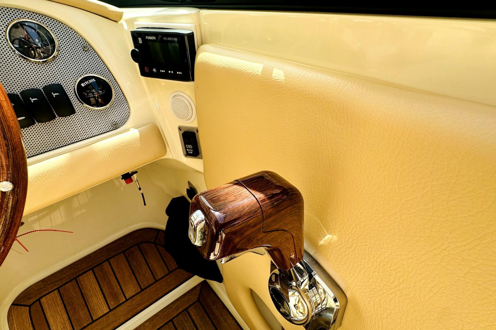 2013 CHRIS-CRAFT Corsair 22 Base - Image 6
