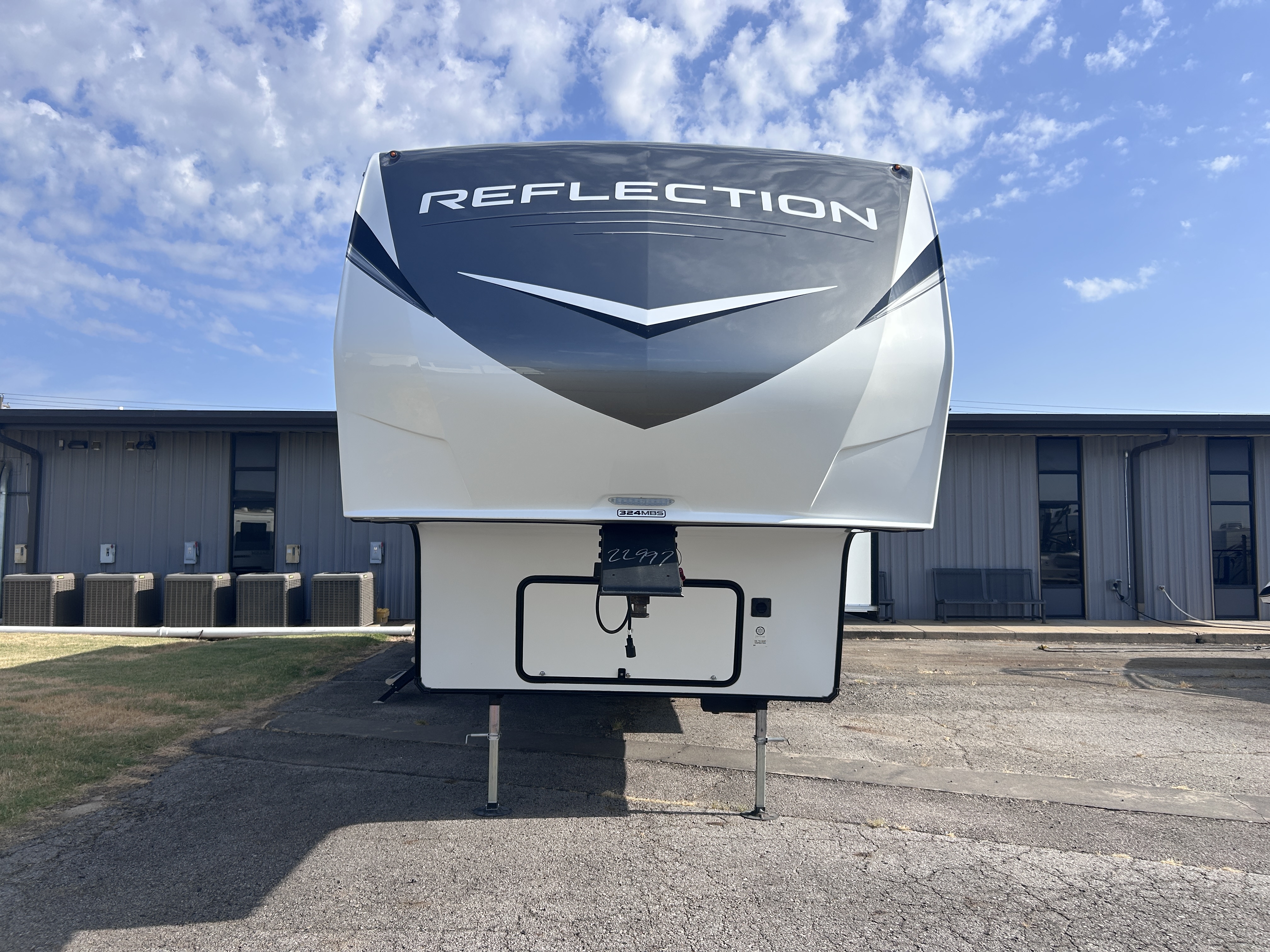 2023 Grand Design Reflection 324MBS - Image 3