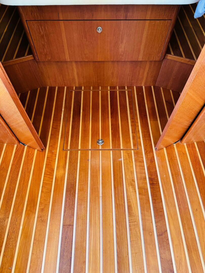 2007 Tiara Yachts 3900 Sovran - Image 20