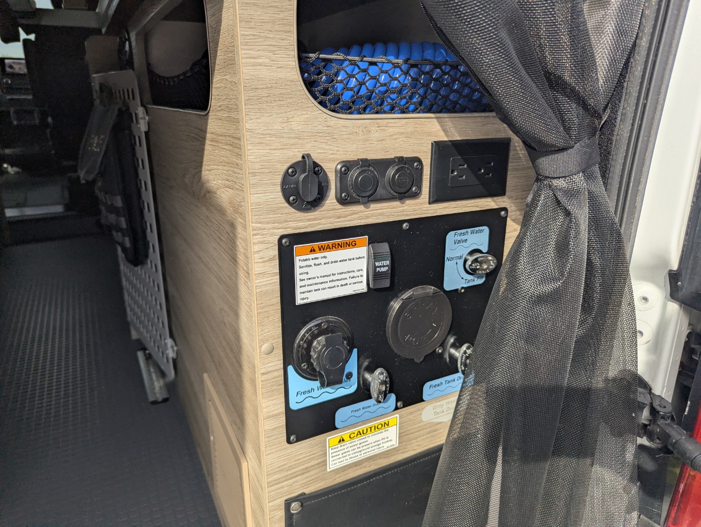 2024 Winnebago Solis Pocket 36A - Image 12