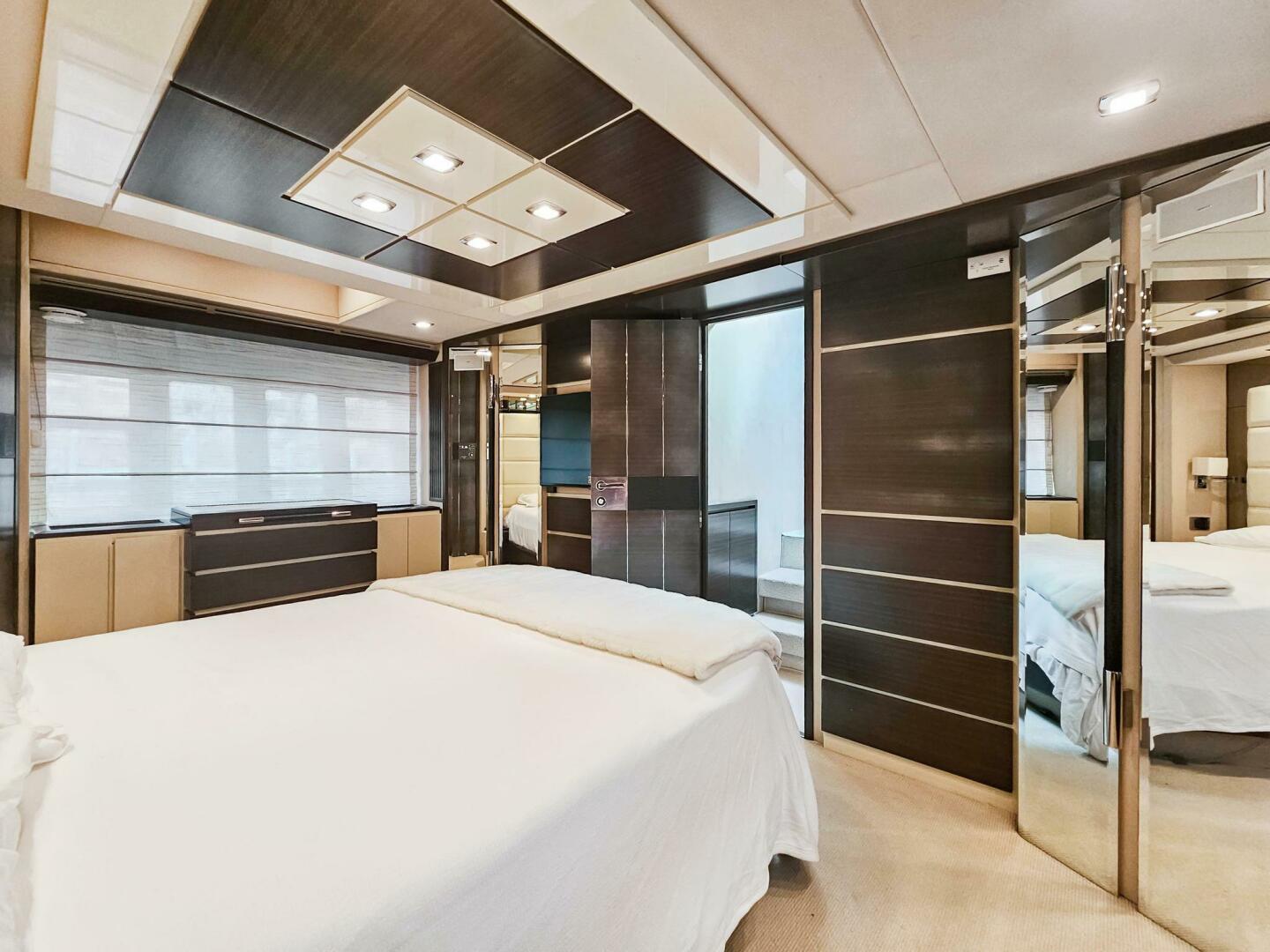 2013 Azimut 70 - Image 40