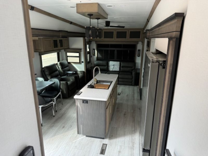 2026 Keystone Montana 3781RL - Image 17