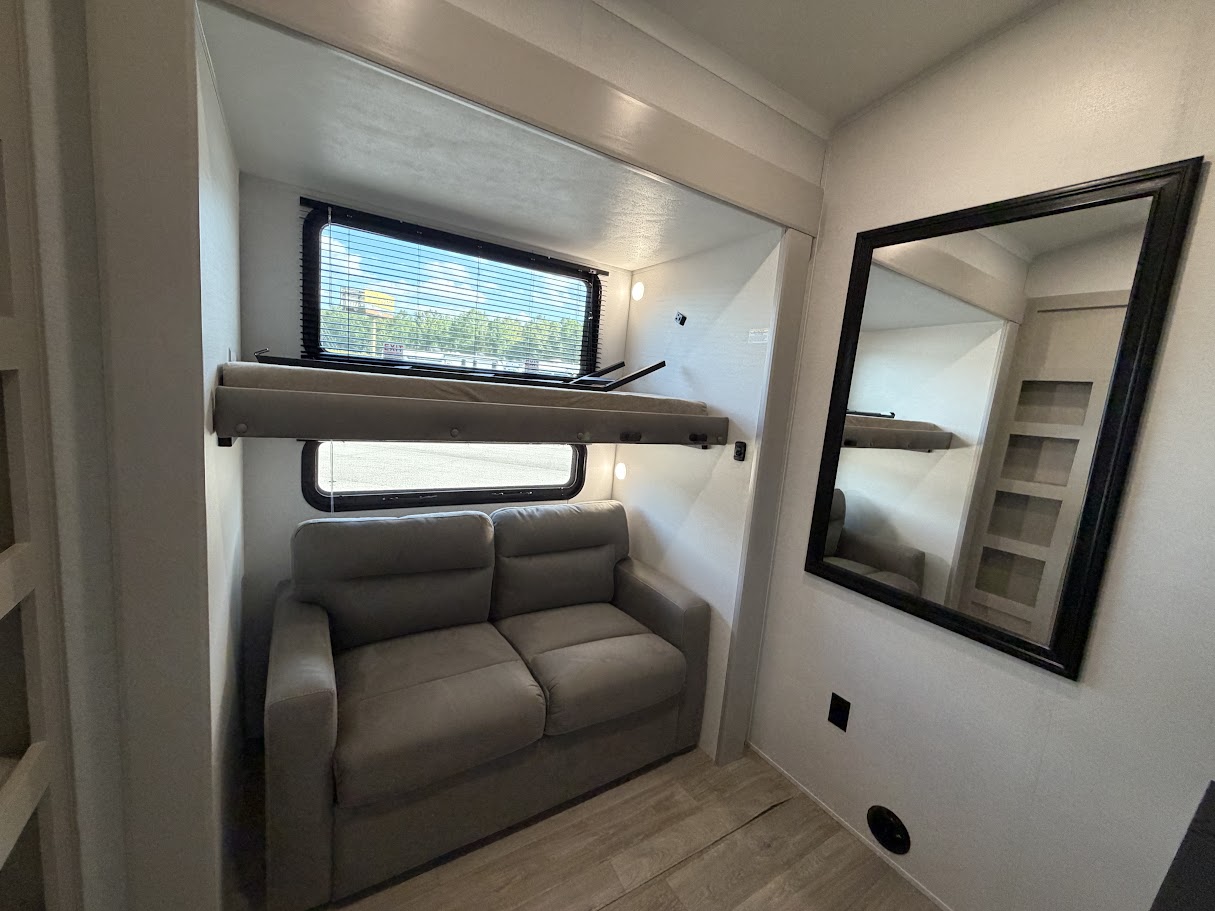 2027 JAYCO NORTH POINT 361RLBH - Image 36