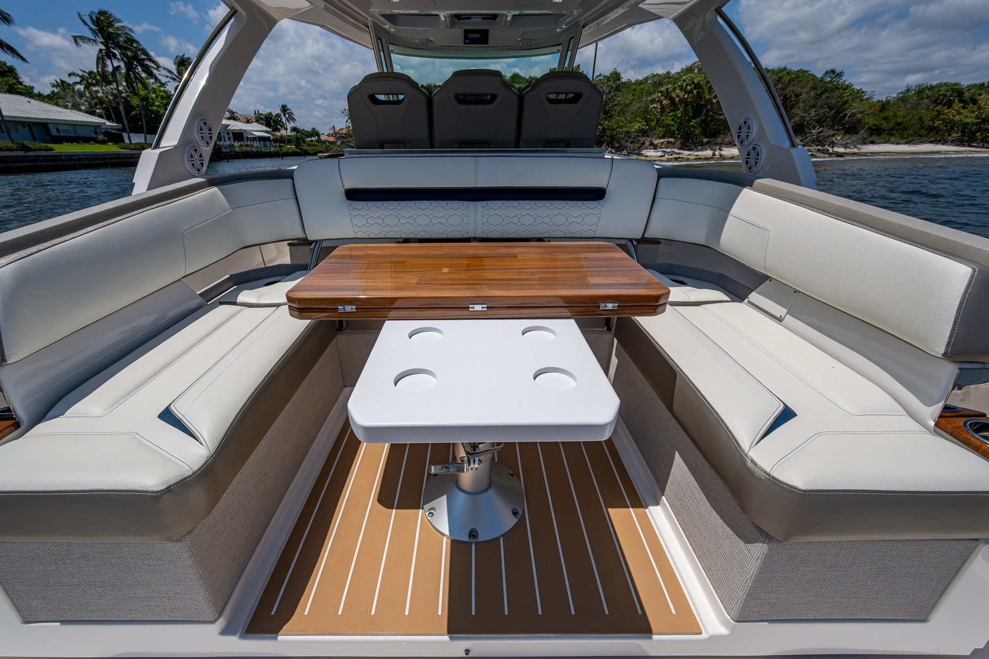 2024 Tiara Yachts 38 LS Base - Image 29