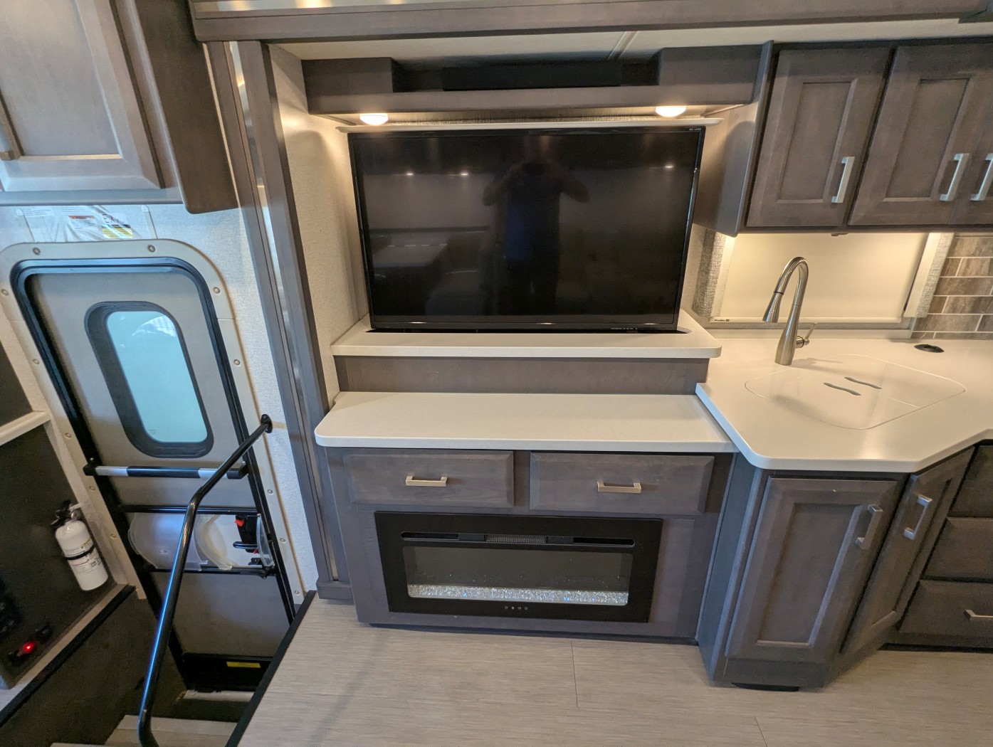 2023 Thor Motor Coach Palazzo 37.5 - Image 25