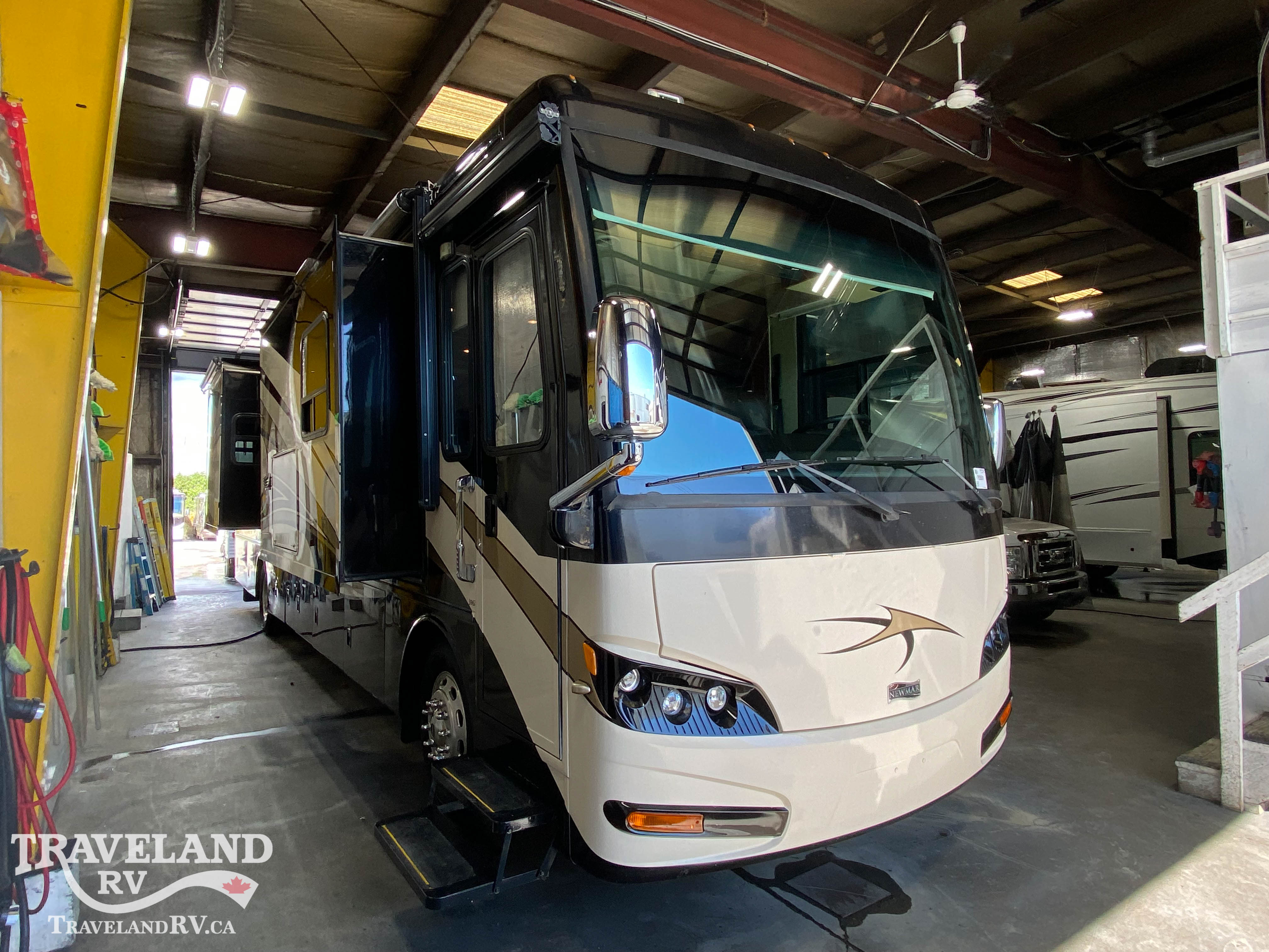 2011 NEWMAR VENTANA 3936 - Image 1
