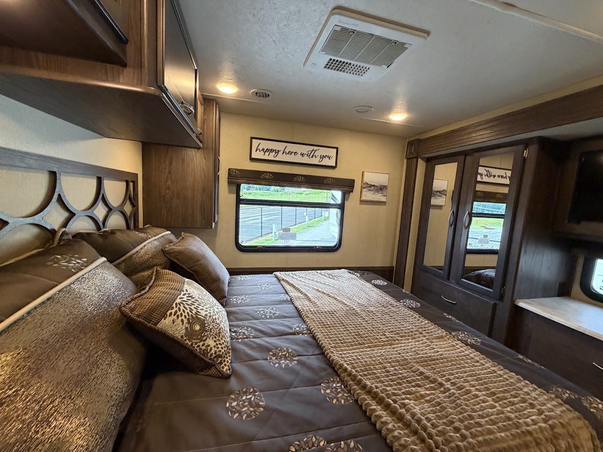 2019 COACHMEN PURSUIT 31BH - Image 39