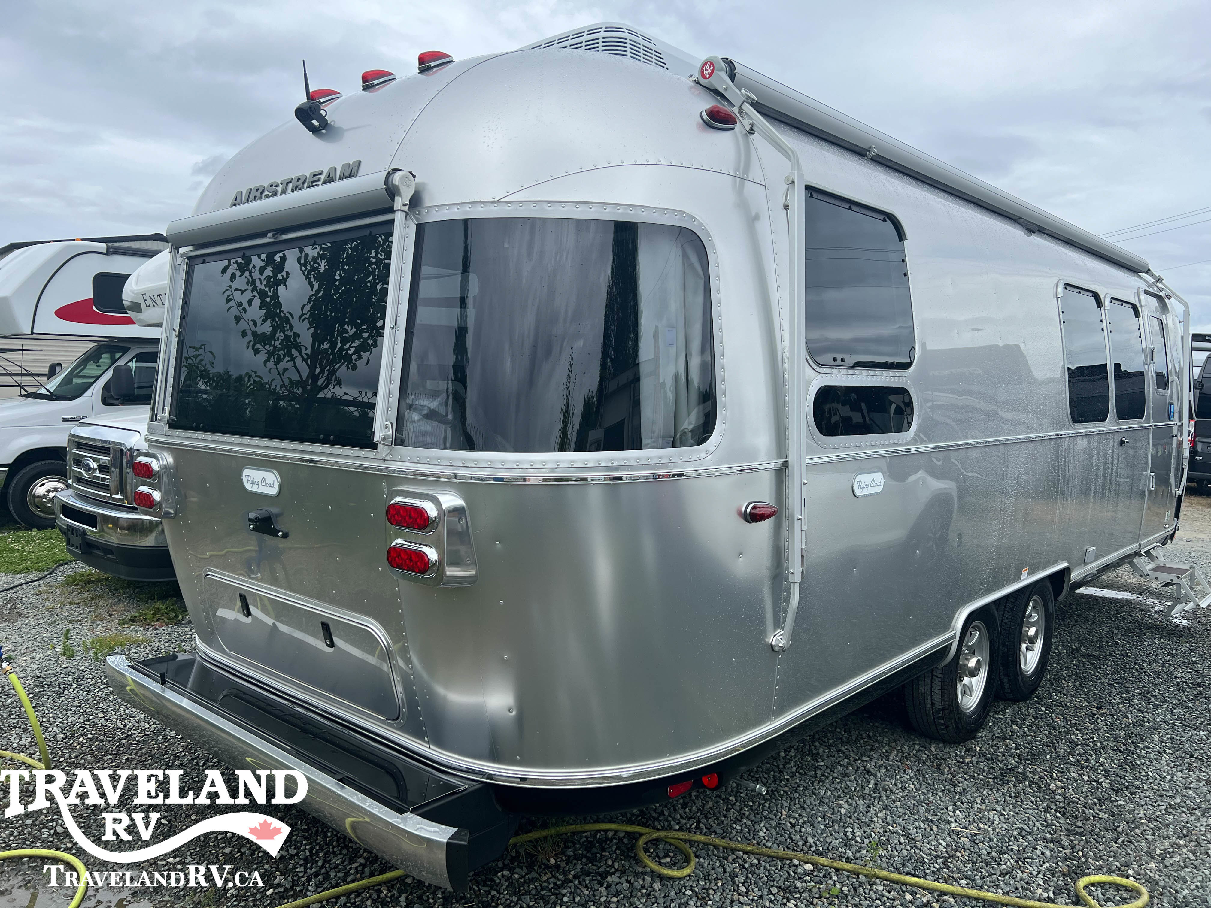 2025 Airstream Flying Cloud 28RB - Image 4