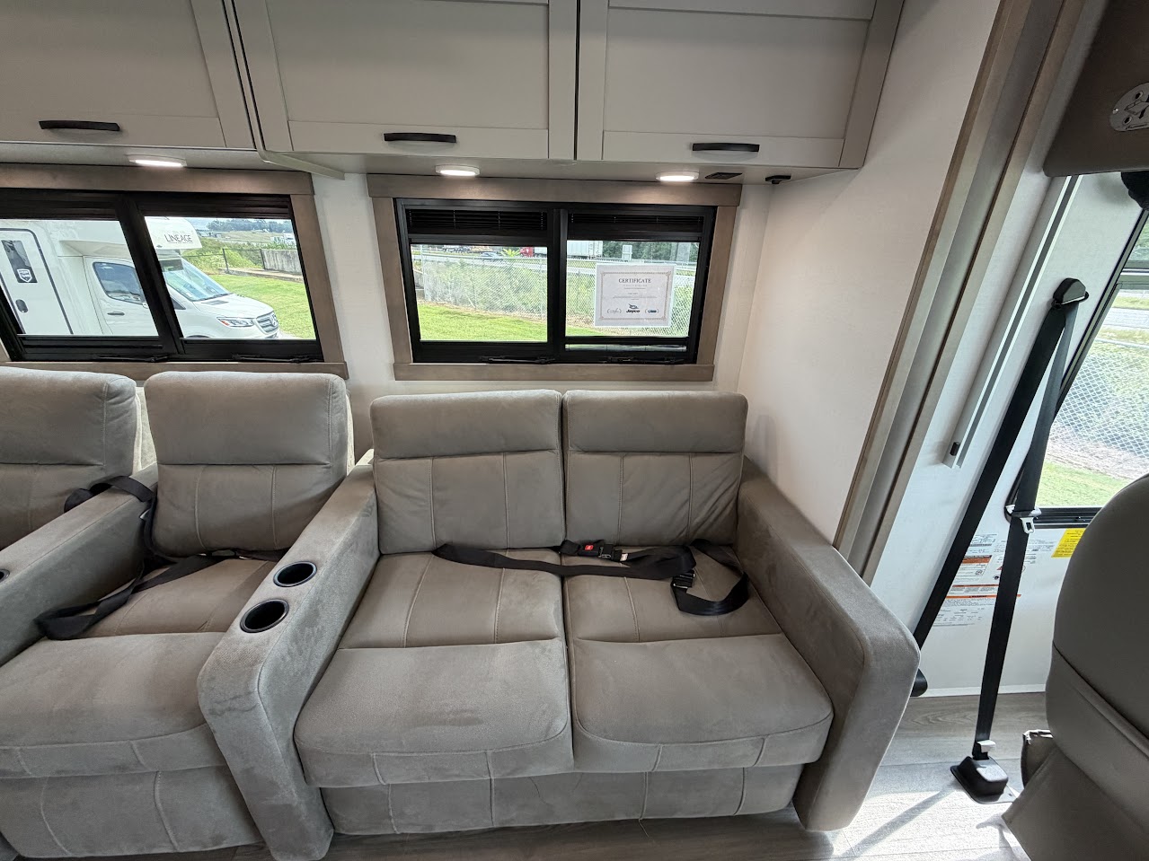 2027 JAYCO PRECEPT 36C - Image 17