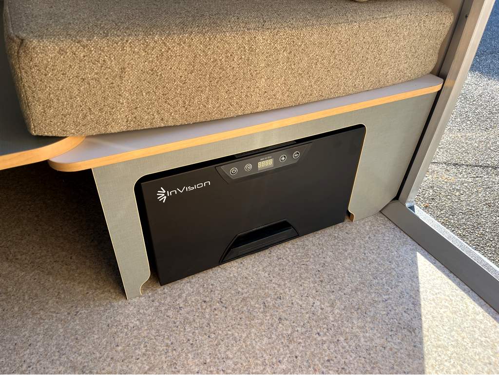 2026 AIRSTREAM WORLD TRAVELERUSA 22RB - Image 7