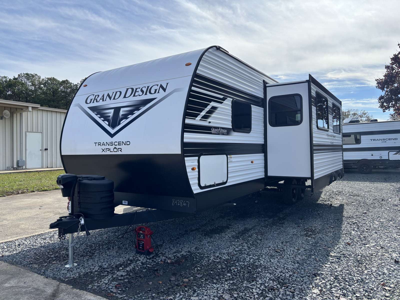 2026 Grand Design Transcend XPLOR 27DBX - Image 3