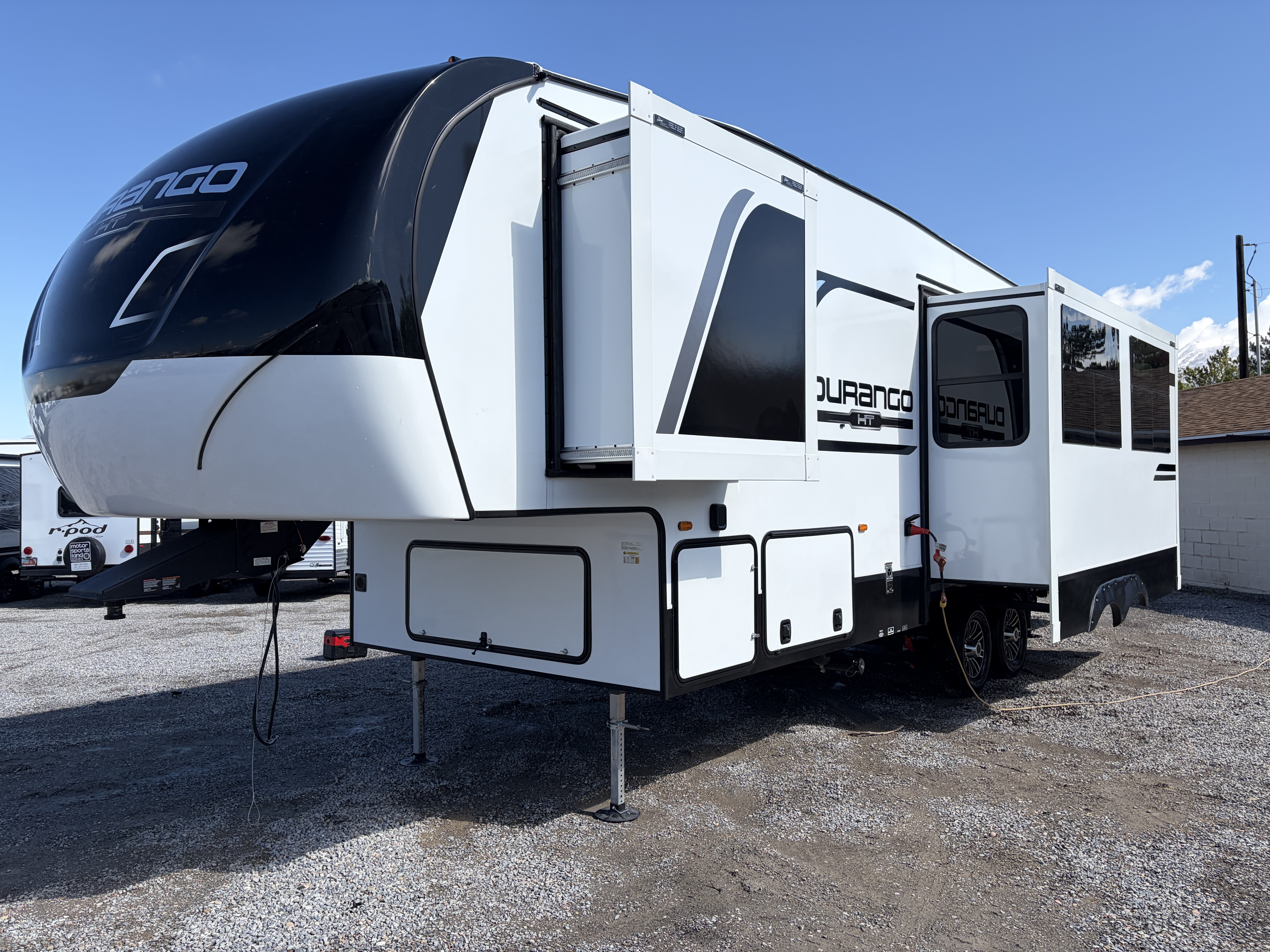 2026 KZ RV Durango Half-Ton D286BHD - Image 9