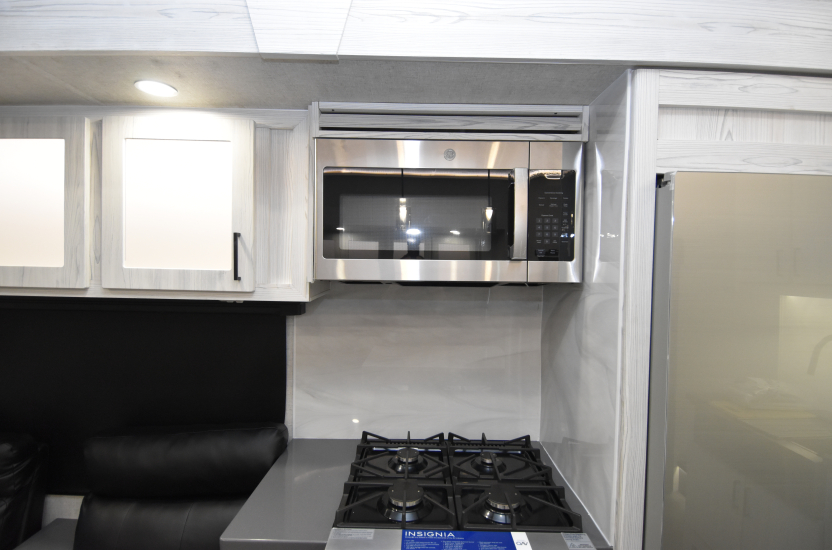 2025 Eclipse Attitude Wide Lite 5th Wheel 39A15G - Image 22
