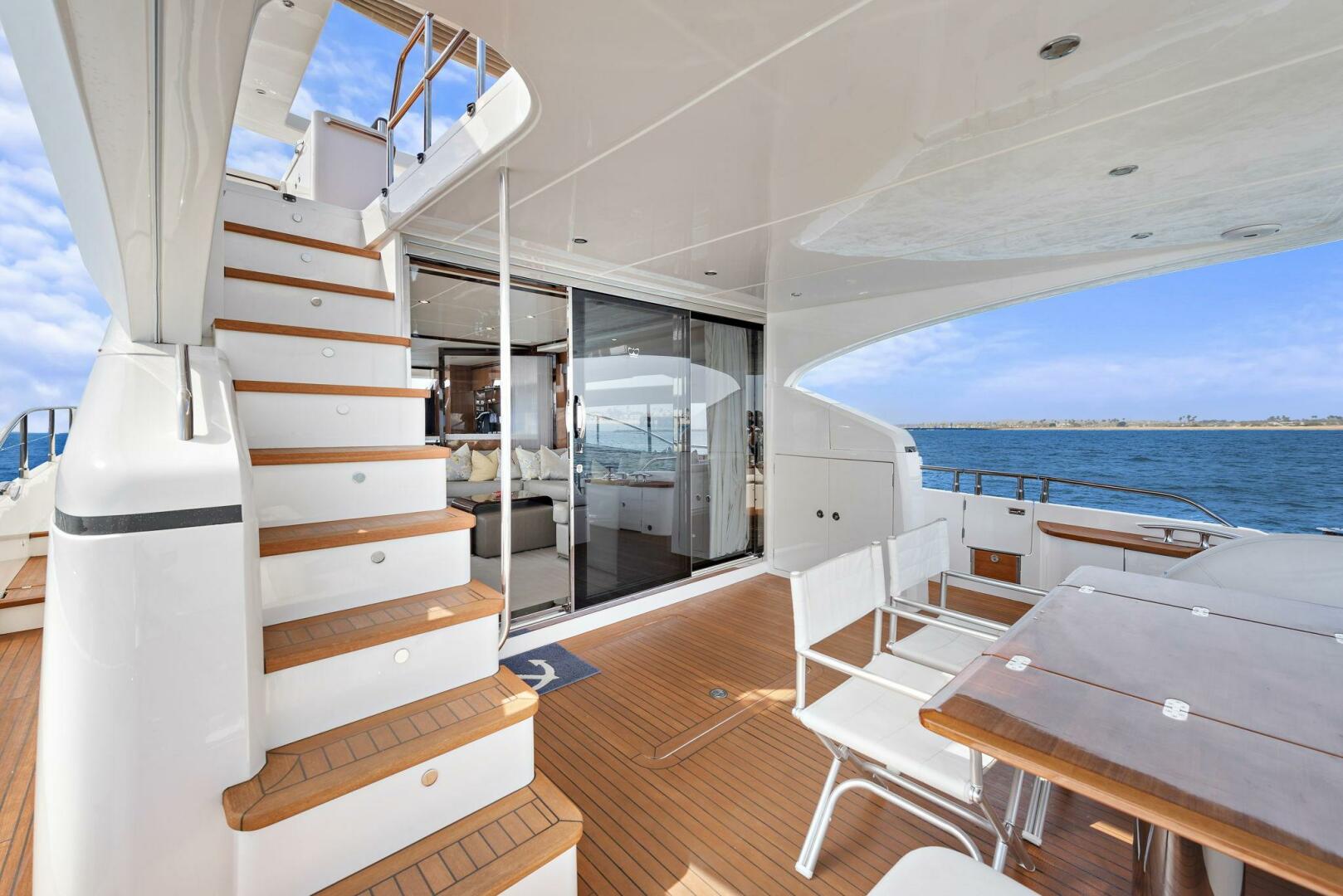 2015 Princess 72 Motoryacht - Image 14
