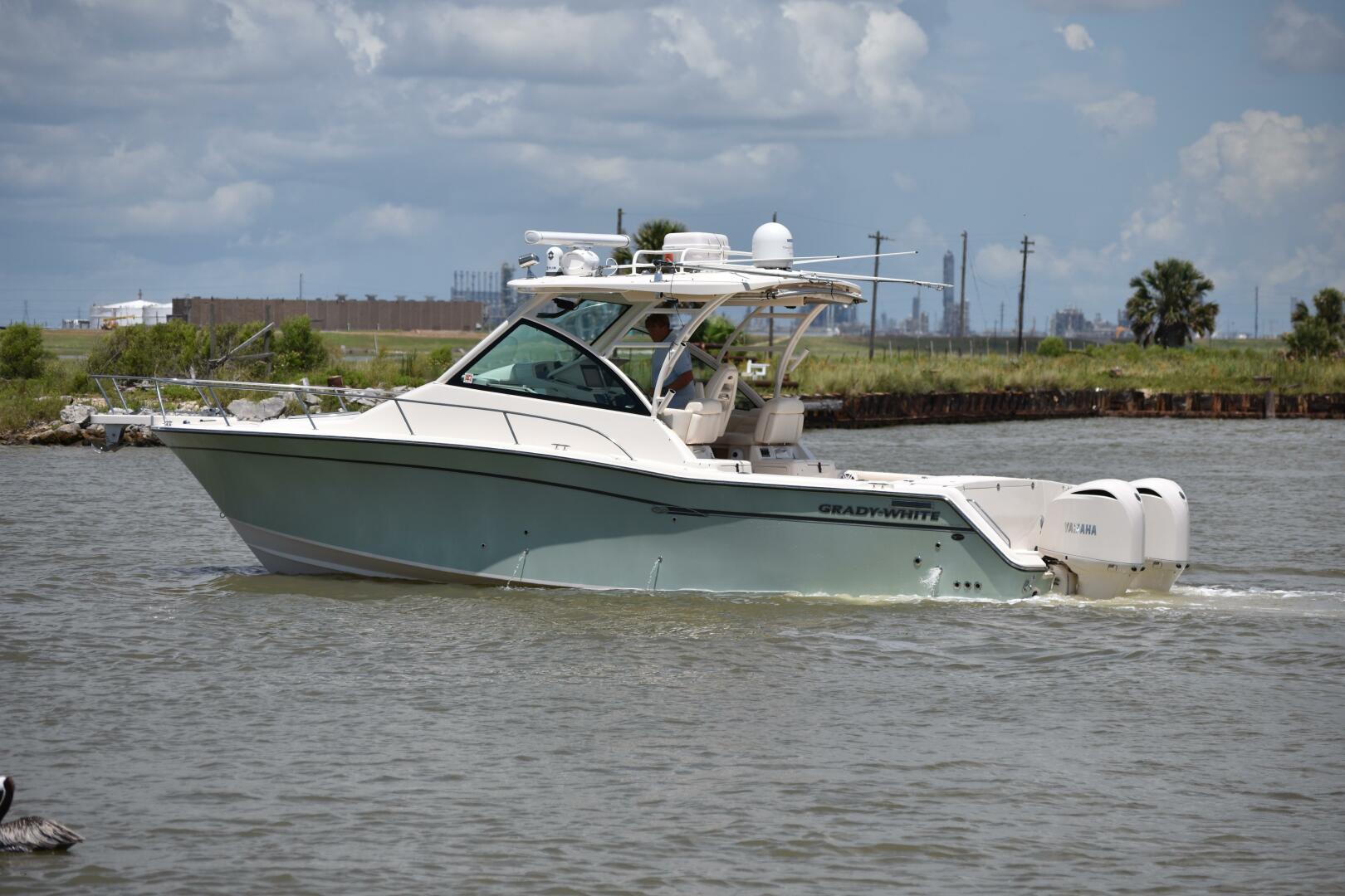 2016 Grady-White 330 Express - Image 51