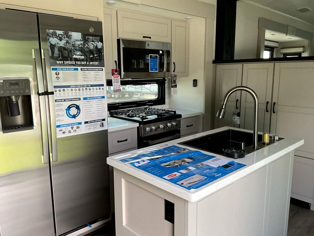 2026 JAYCO NORTH POINT 382 FLRB - Image 6
