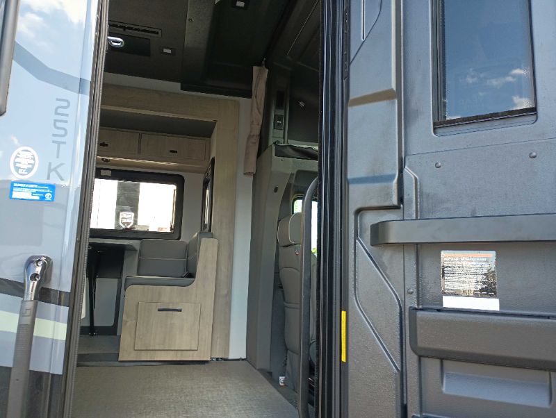 2026 Grand Design Lineage Series M 25TK - Image 5