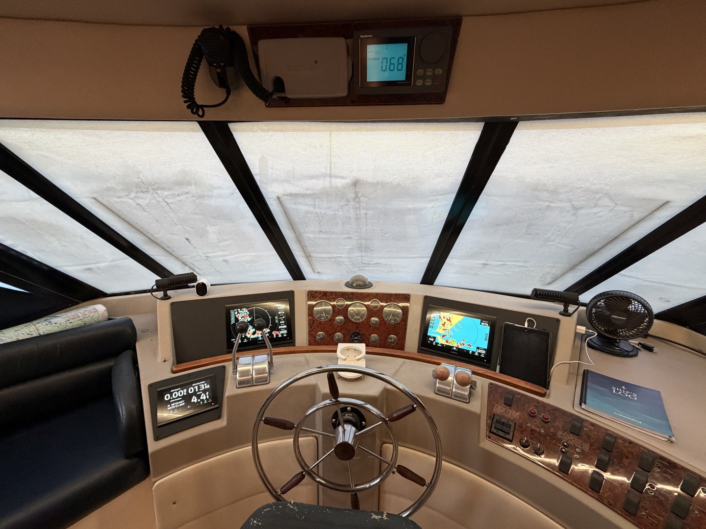 1999 Bayliner 4788 - Image 23