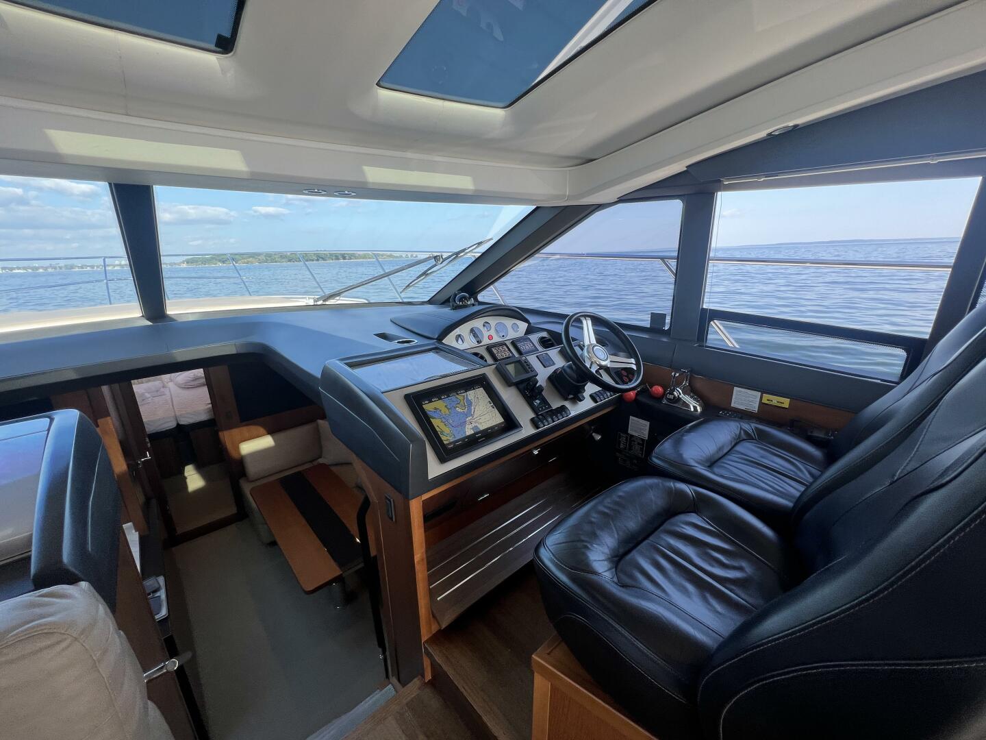2015 Princess V52 - Image 12