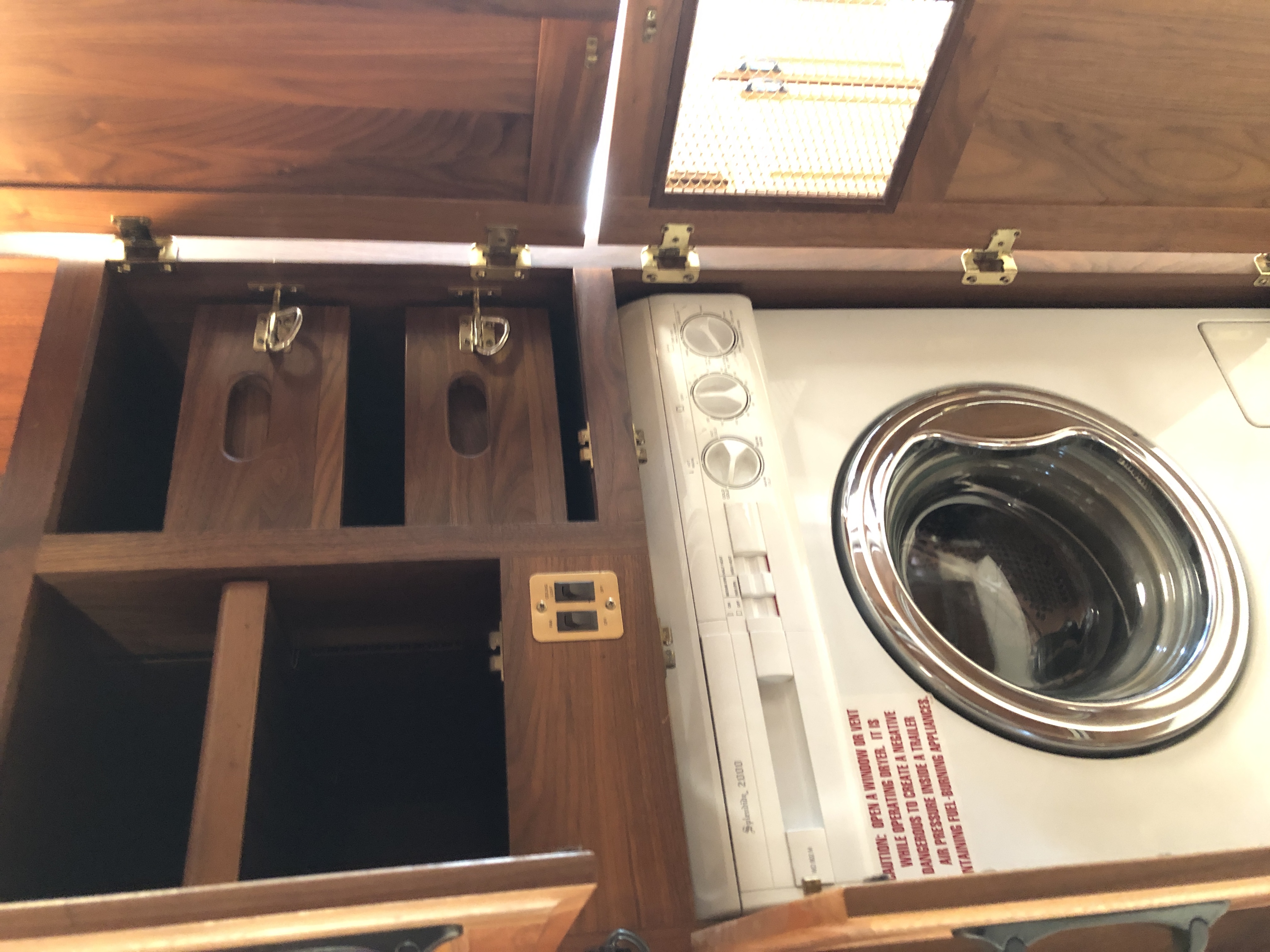 1999 Fleetwood American Eagle 40EVS - Image 31