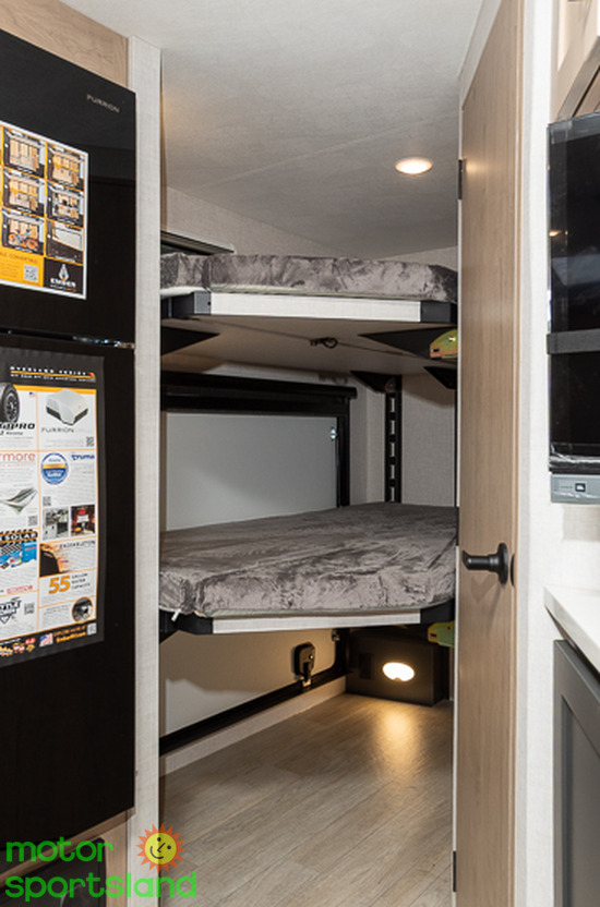 2027 Ember Overland Series 221MSL - Image 27