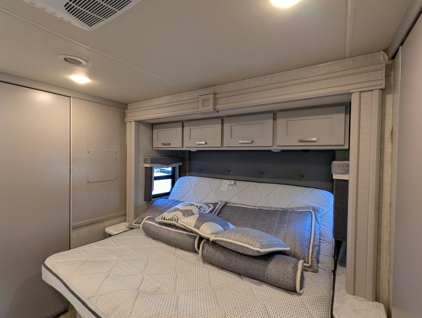 2023 Thor Motor Coach Challenger 37DS - Image 46
