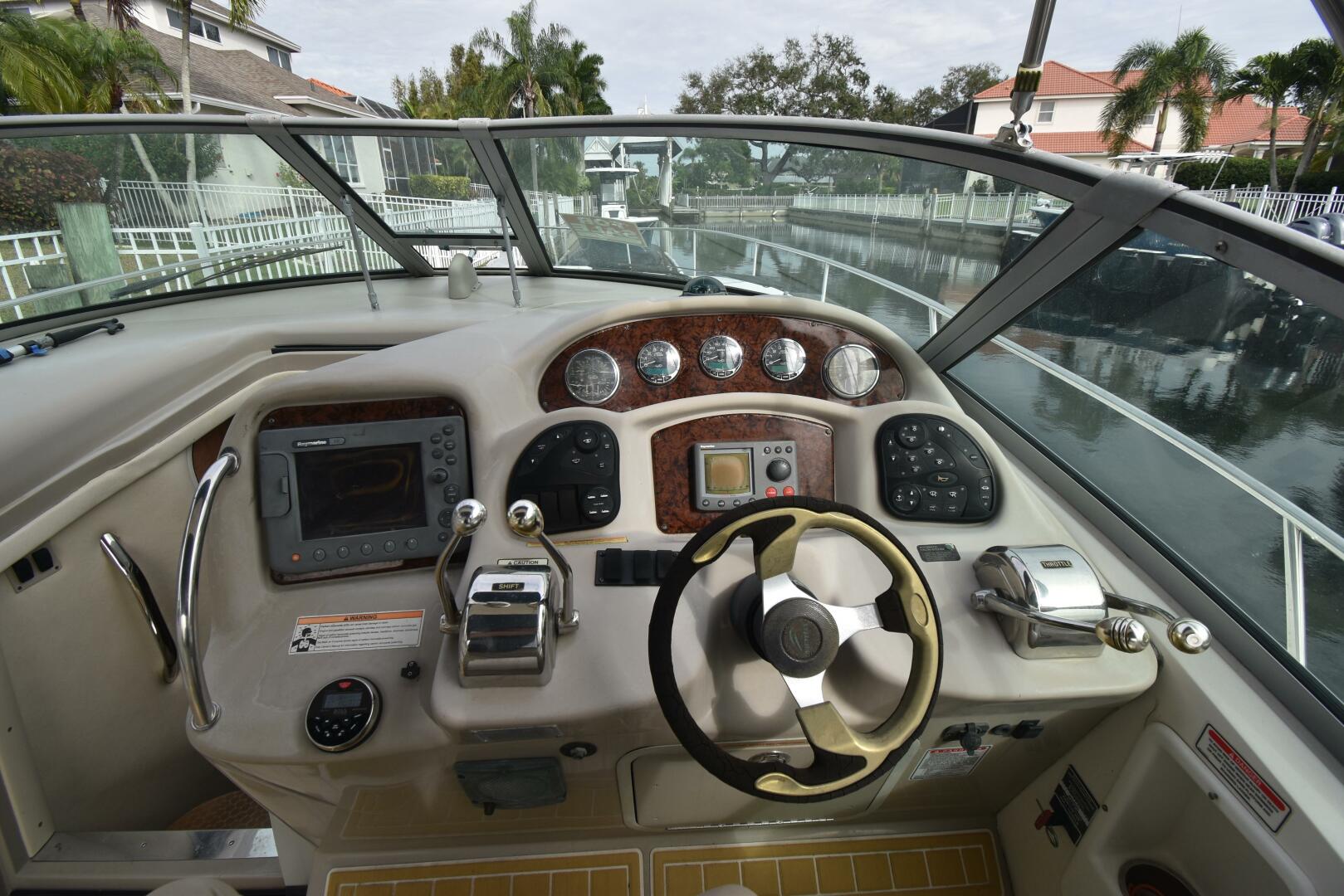 2006 Sea Ray 320 Sundancer - Image 13