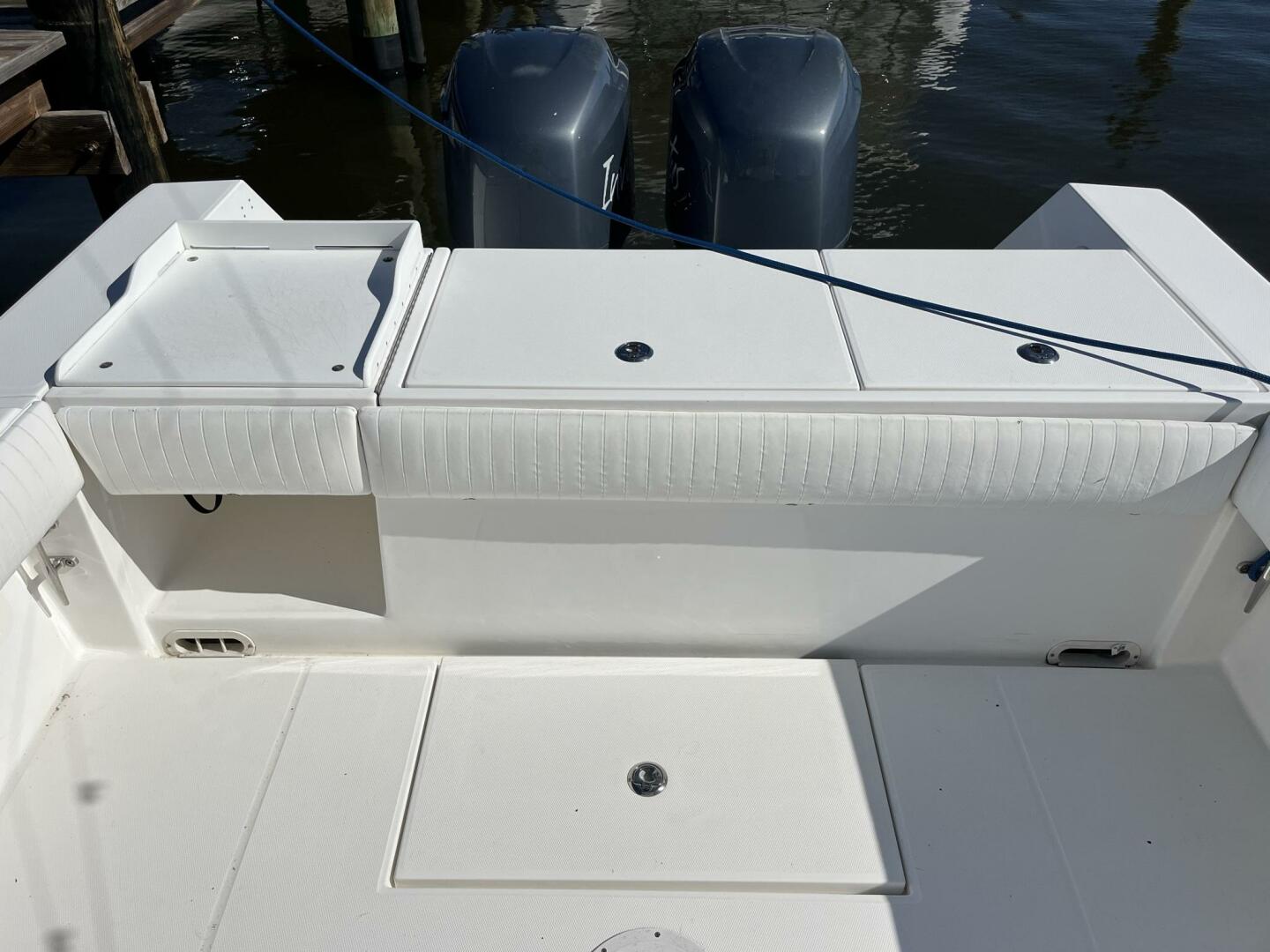 2006 Regulator 32 Center Console - Image 15