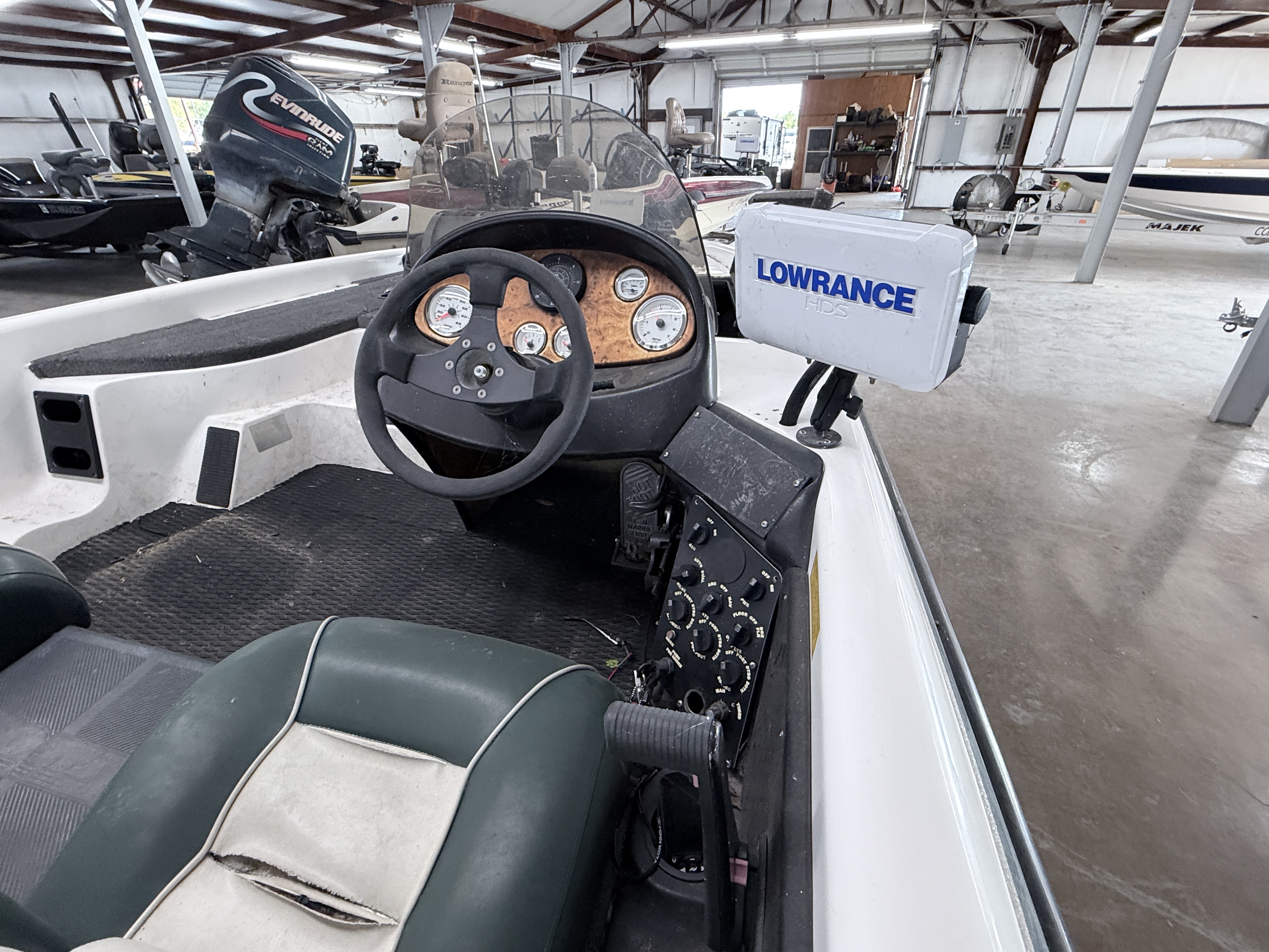1998 TRITON 1998 TR19 - Image 10