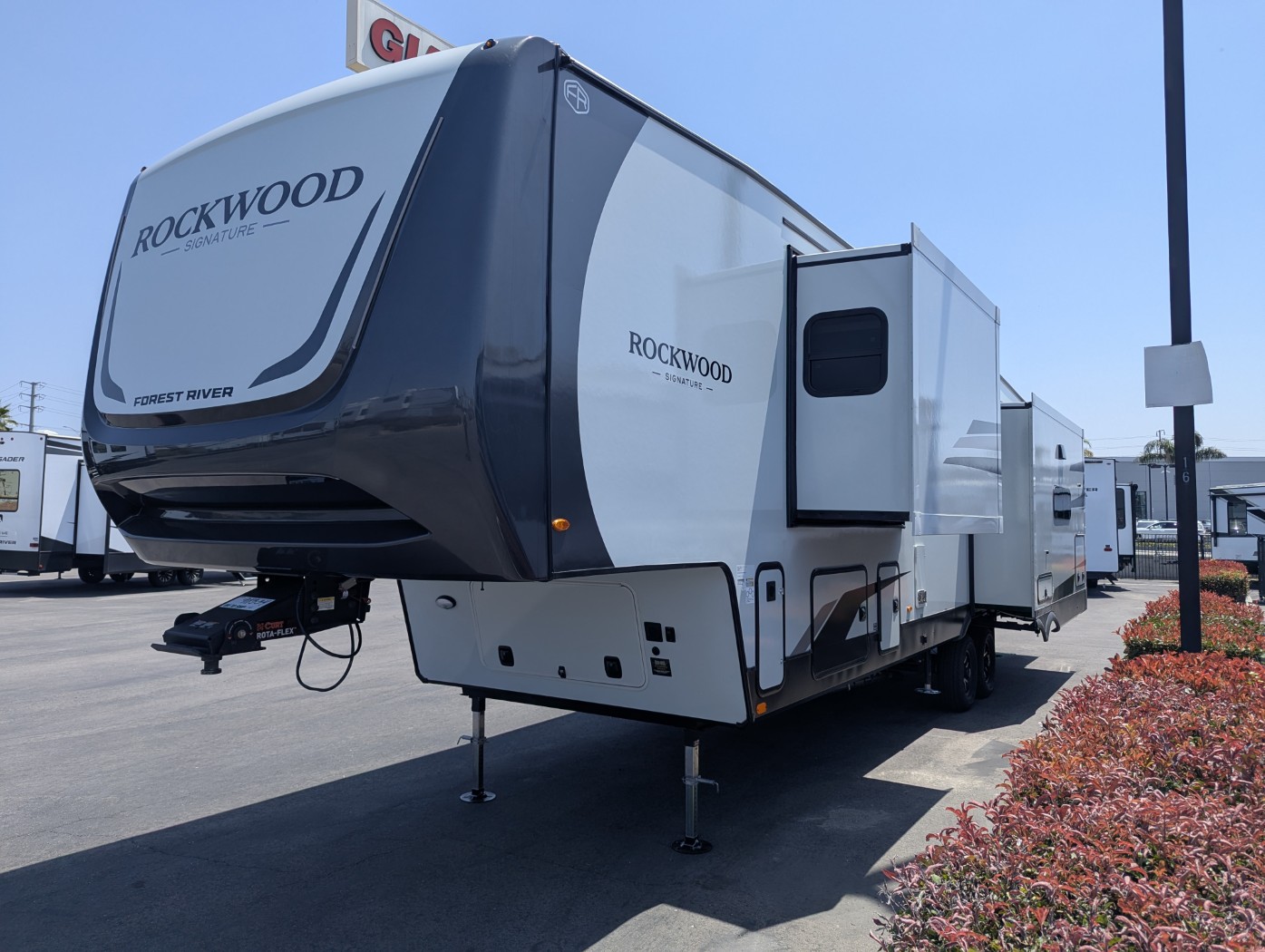 2026 Forest River Rockwood Signature 401SFB - Image 3