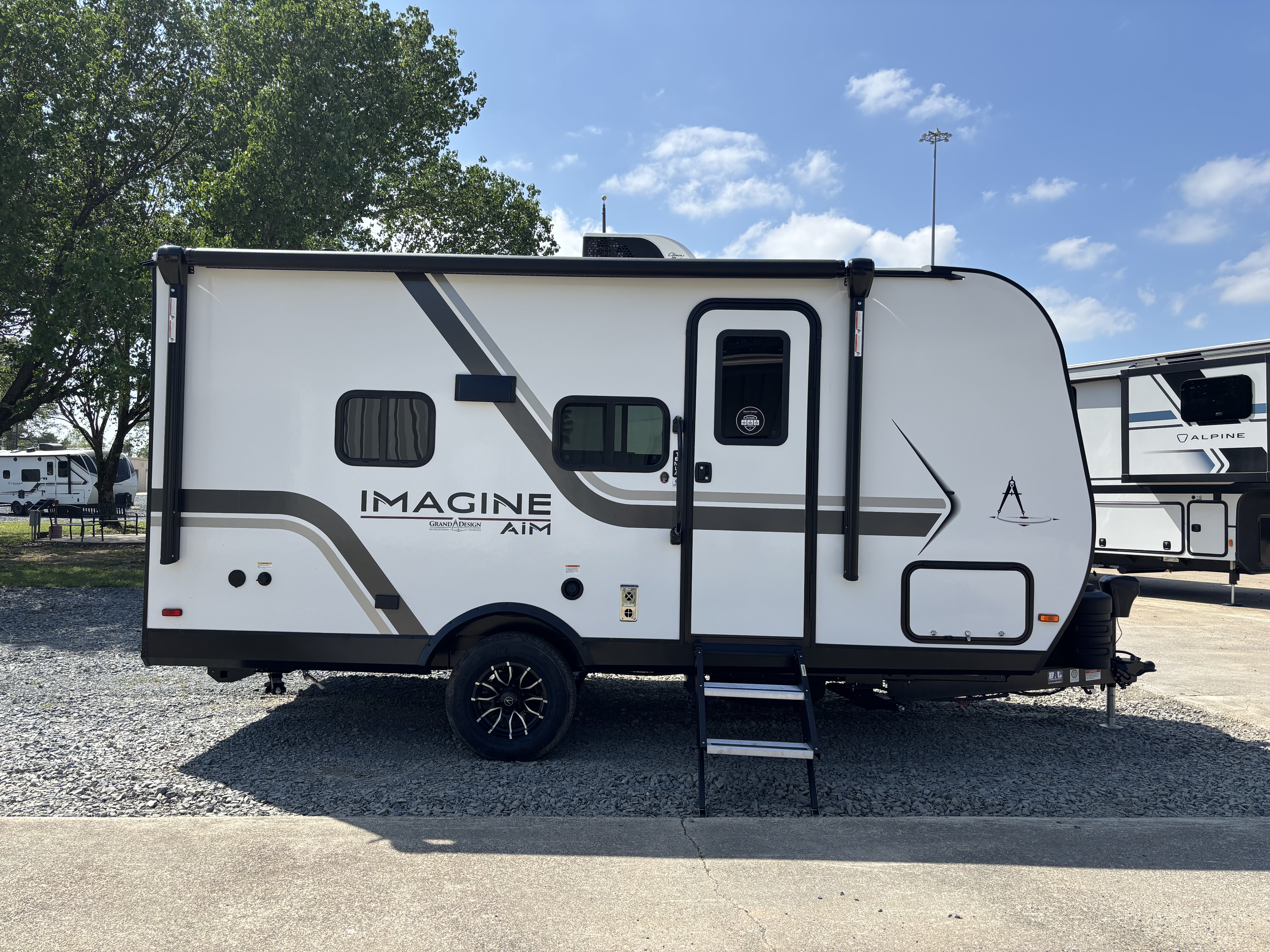2026 Grand Design Imagine AIM 16MLA - Image 2