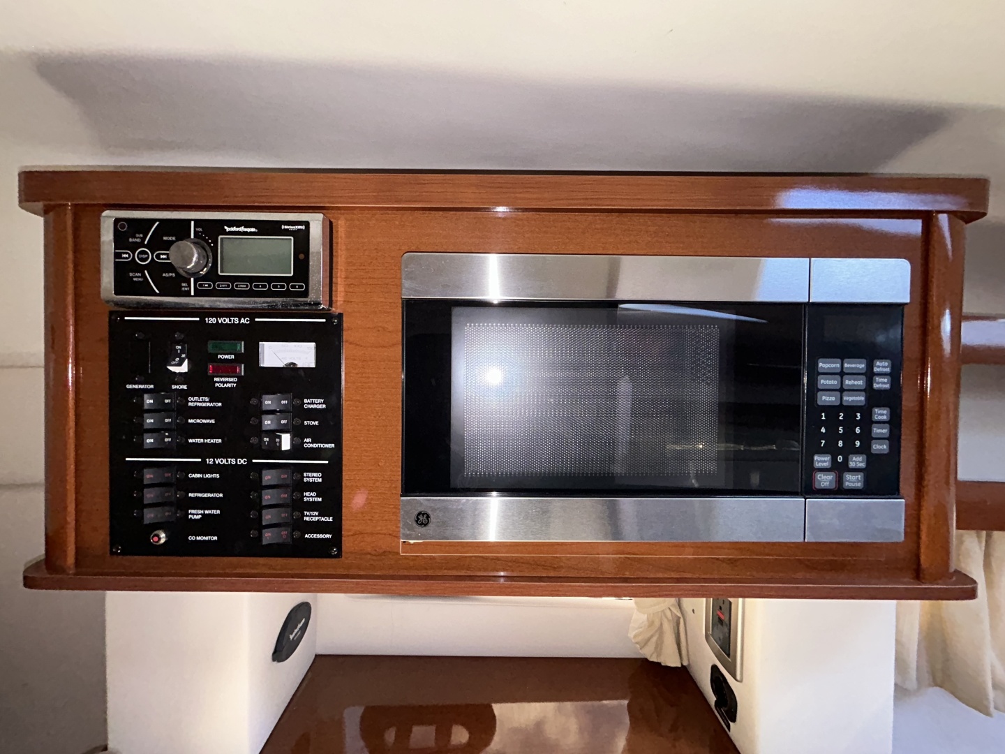 2014 Sea Ray - Image 102