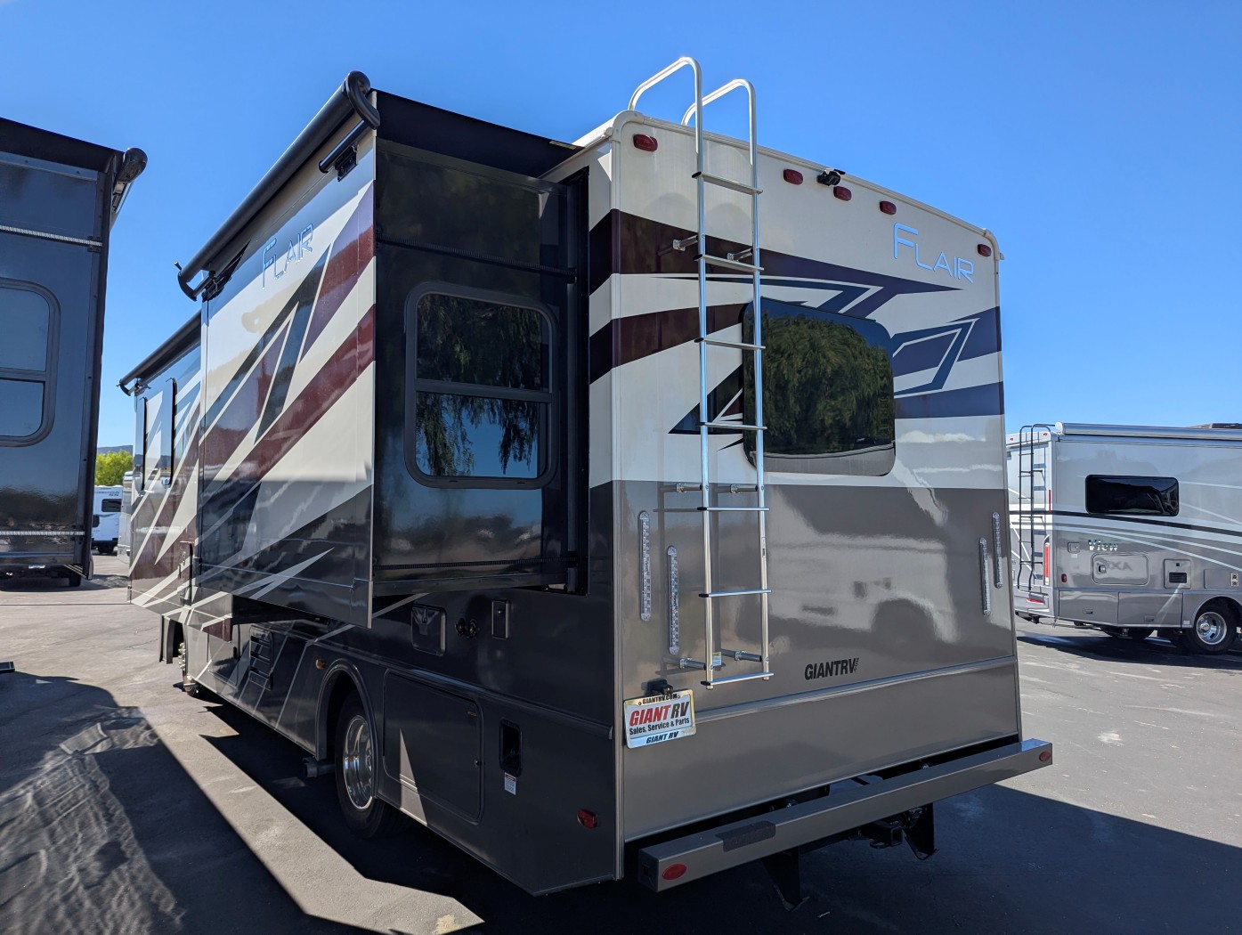 2026 Fleetwood Flair 28A - Image 4
