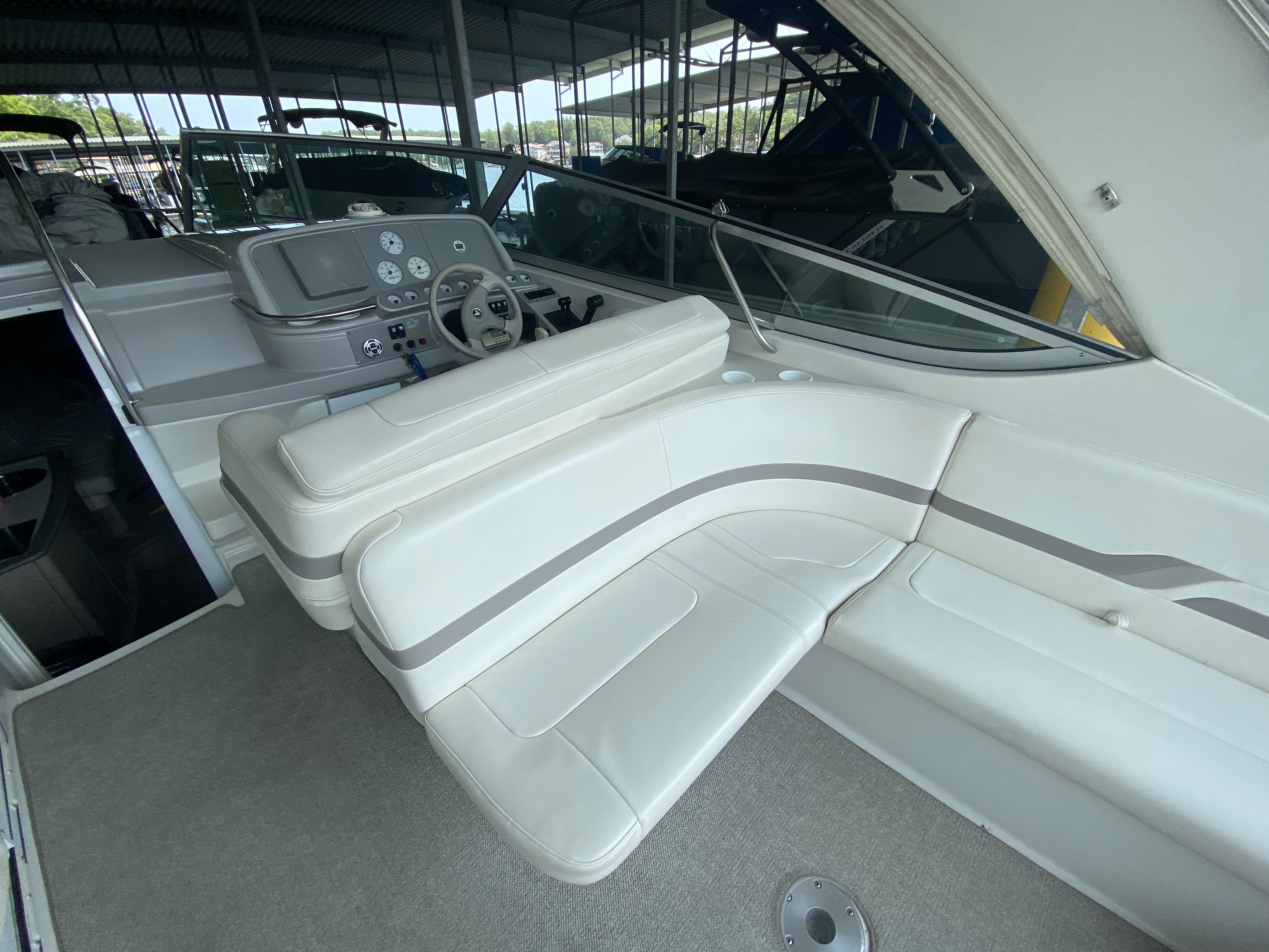 2001 Formula 370 Super Sport - Image 9