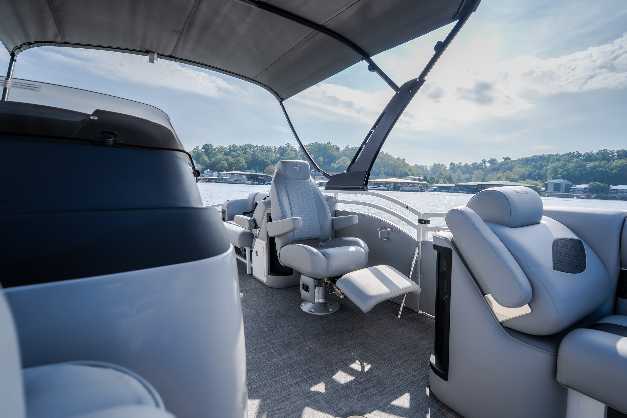 2025 JC Tritoon NepToon 25TT Sport DSL, Bow Chaise Arms - Image 17