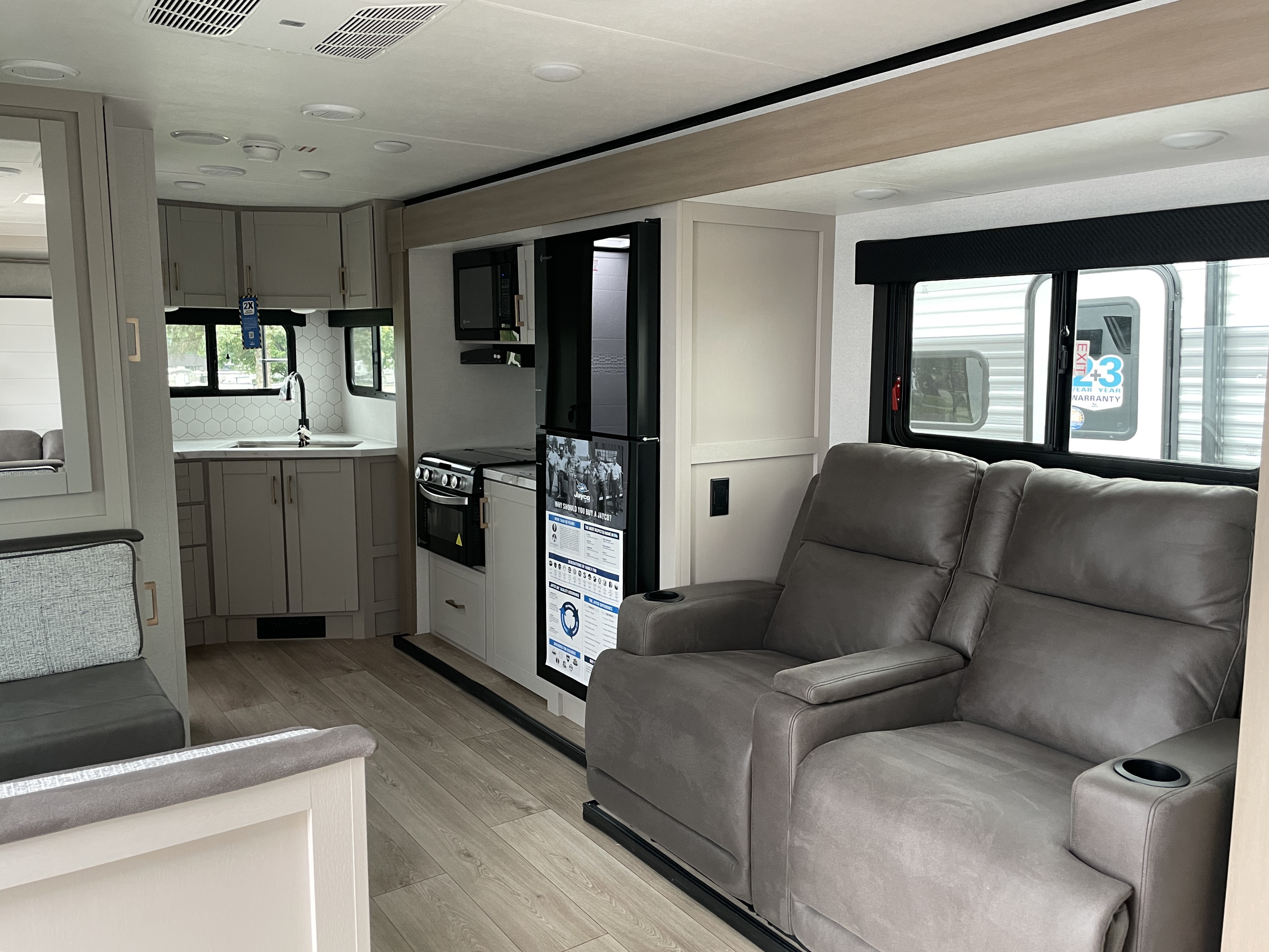 2027 Jayco Jay Feather 21MML - Image 7
