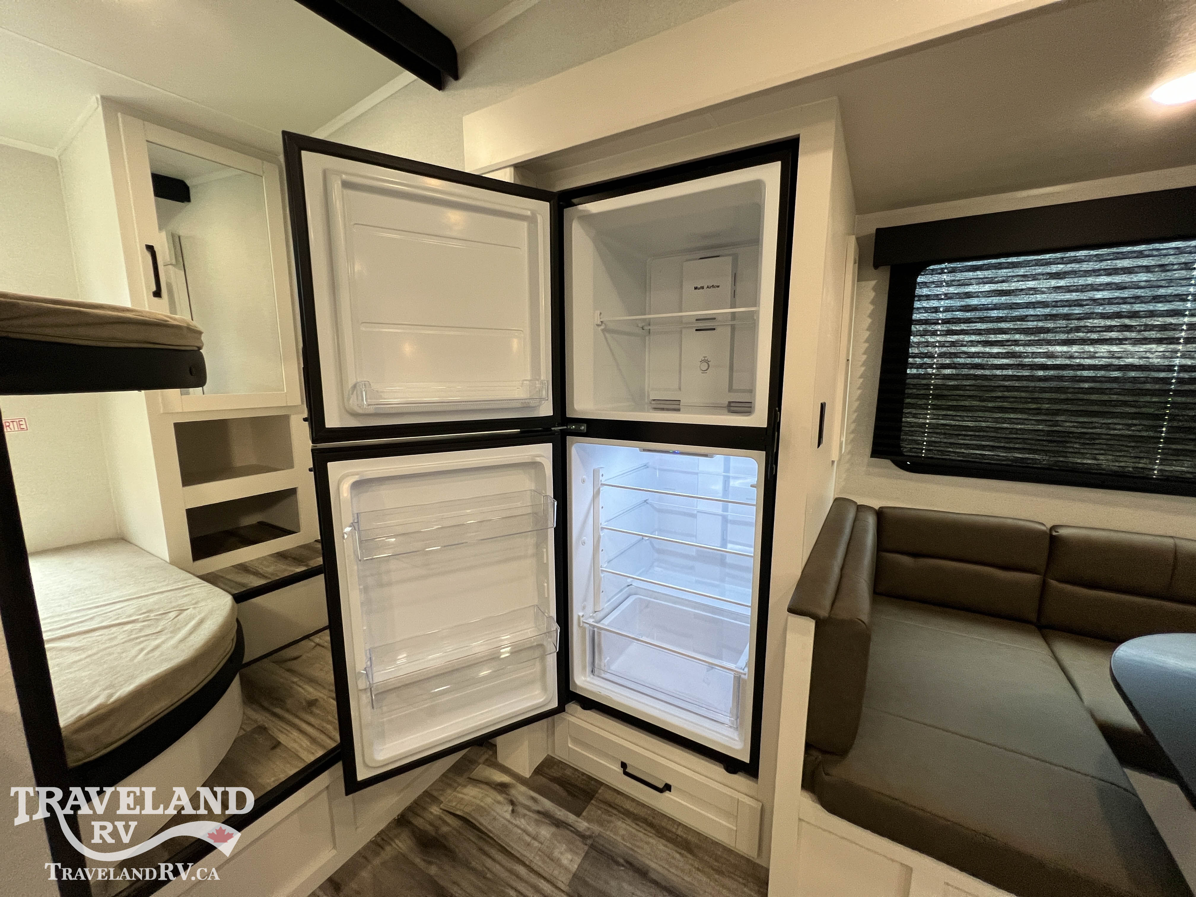 2027 Highland Ridge Roamer Light Duty 28DBSS - Image 21