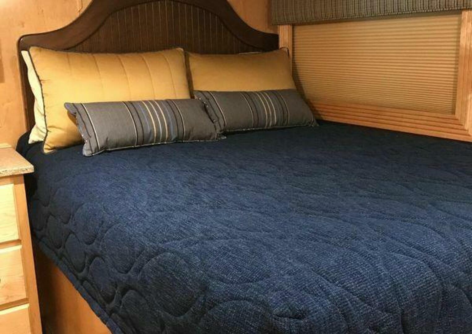 2017 Sumerset Houseboat - Image 108