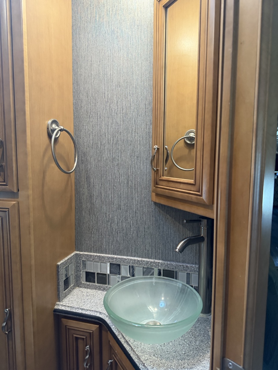 2015 Newmar Ventana 3636 - Image 31
