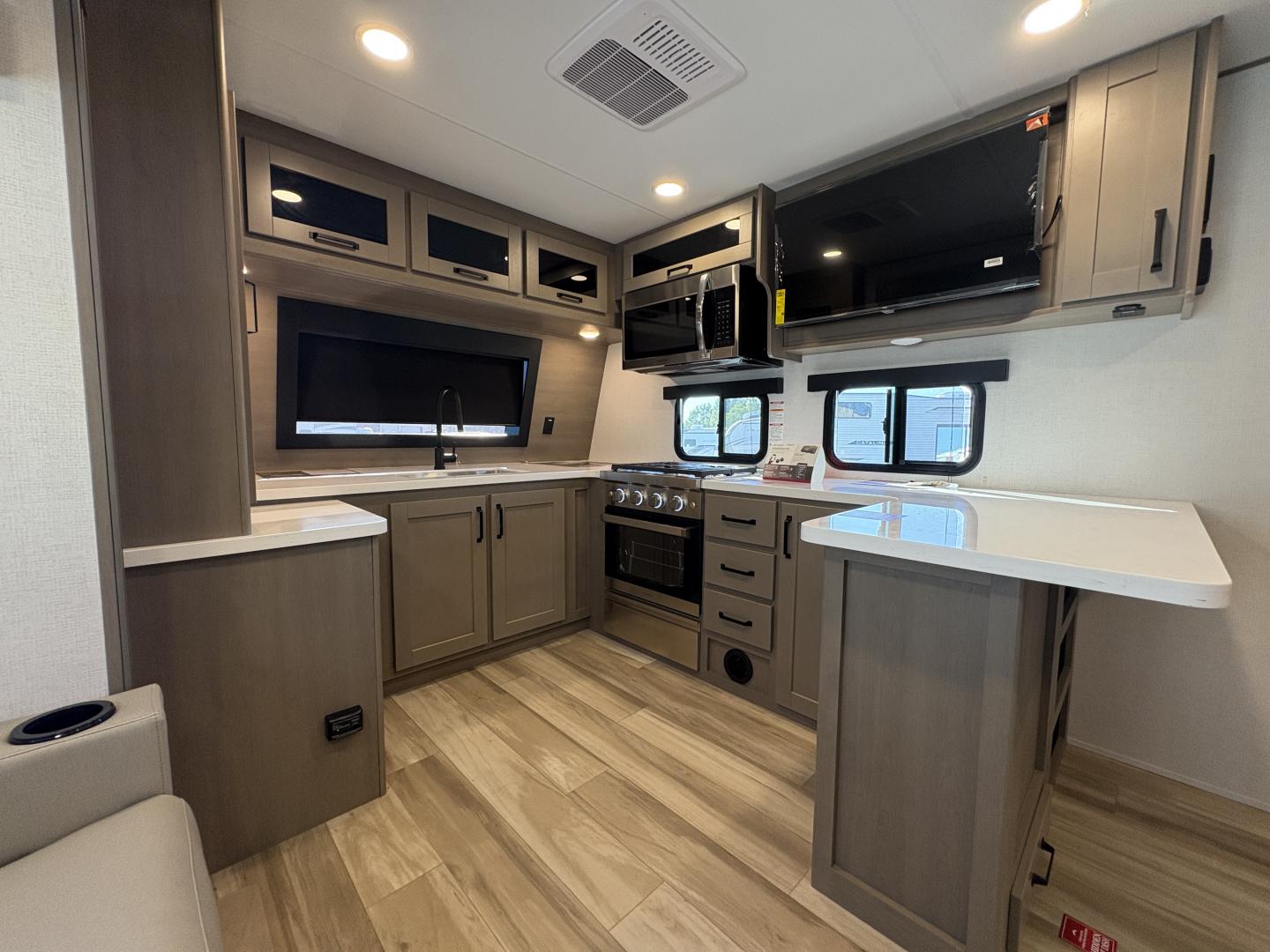 2026 Grand Design Reflection Travel Trailer 322FKTS - Image 10