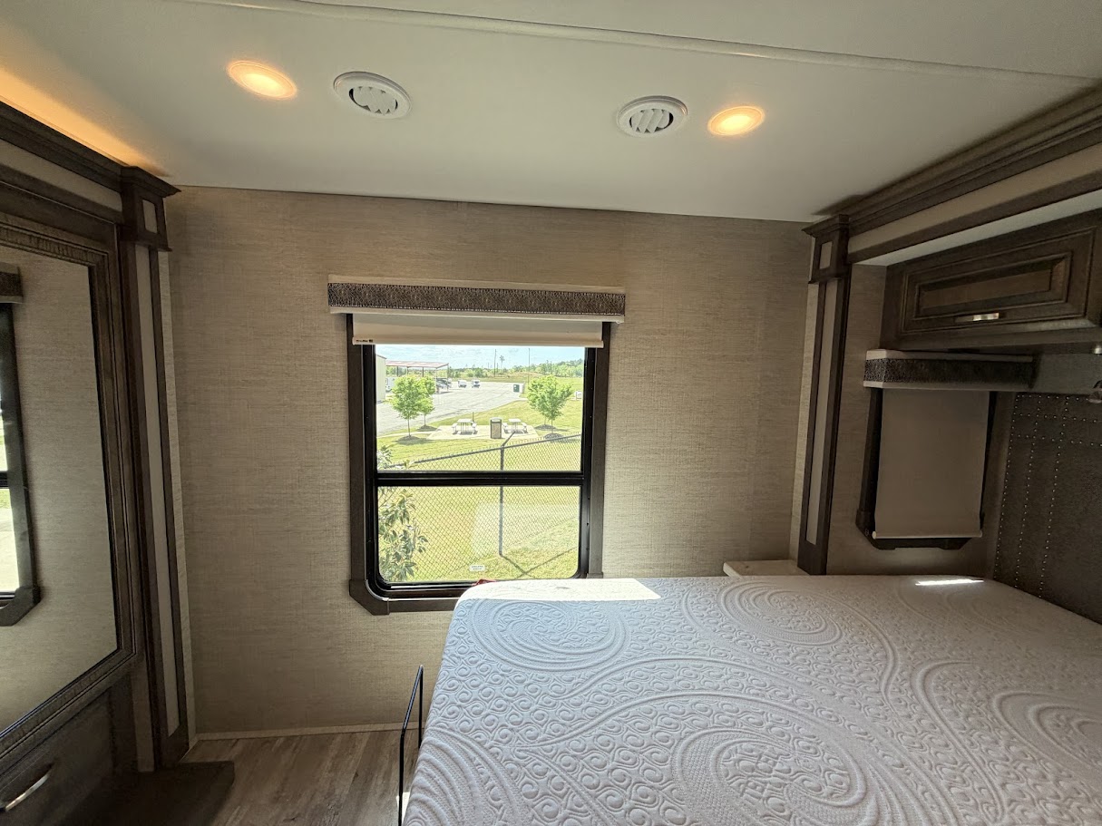 2022 JAYCO SENECA 37M - Image 36