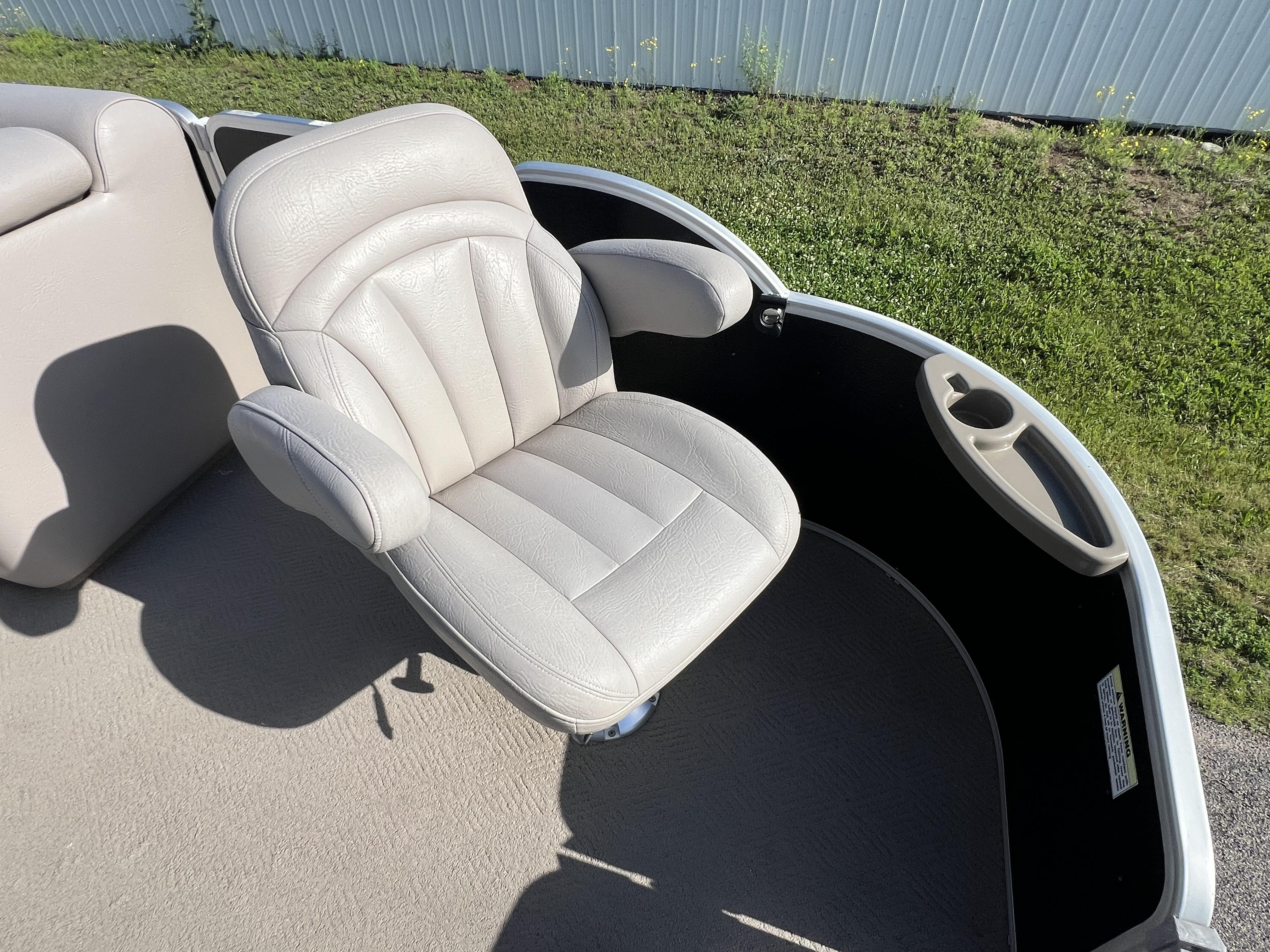 2012 PREMIER 201 EXPLORER - Image 20