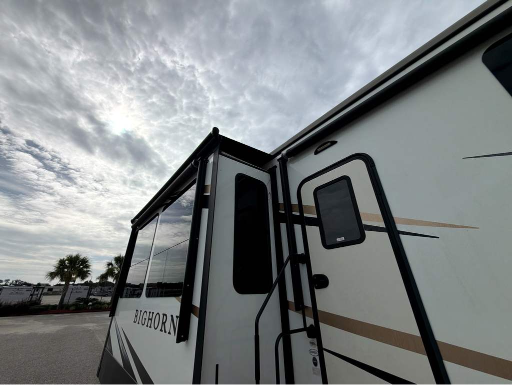 2021 HEARTLAND BIGHORN 3300DL - Image 7